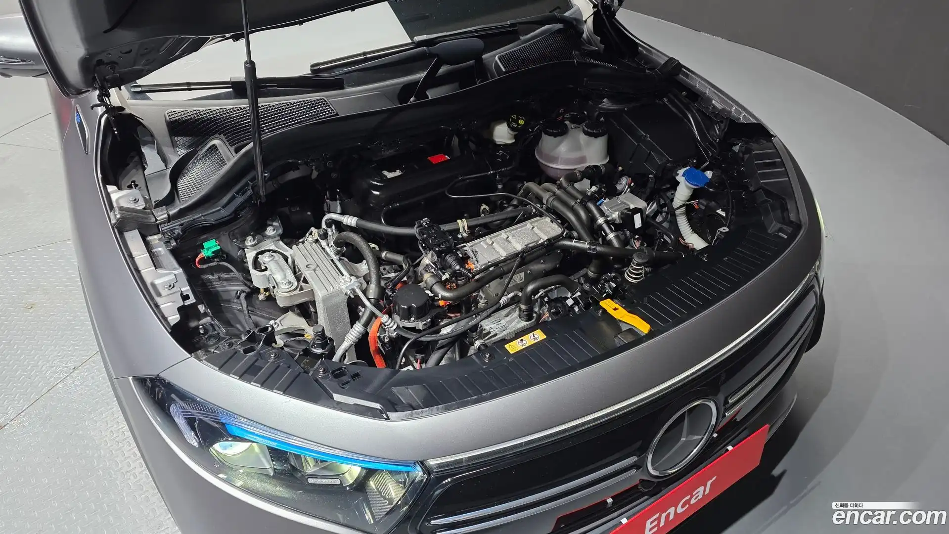 EQA Mercedes-Benz 2022.6-OUTER-006