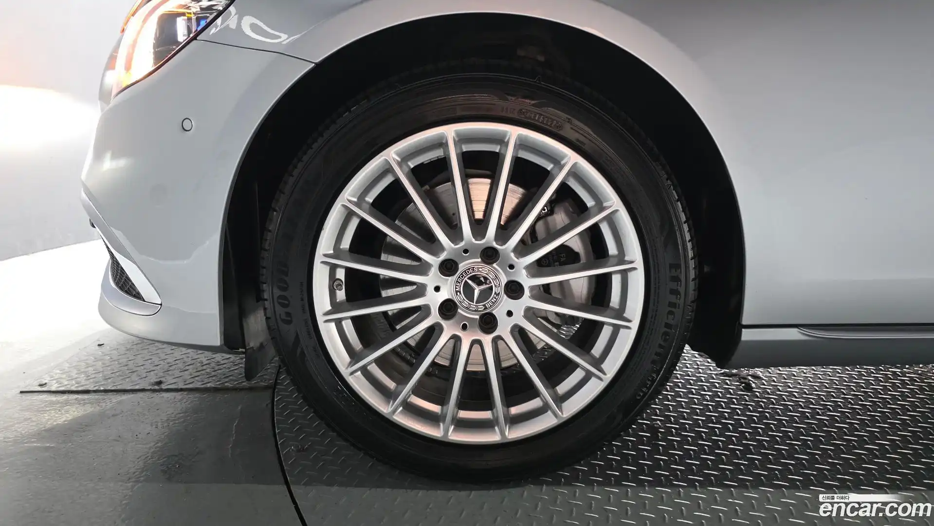 E-Class Mercedes-Benz 2022.4-OUTER-005