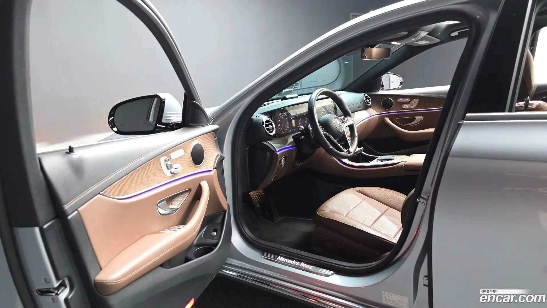 E-Class Mercedes-Benz 2022.4-INNER-010