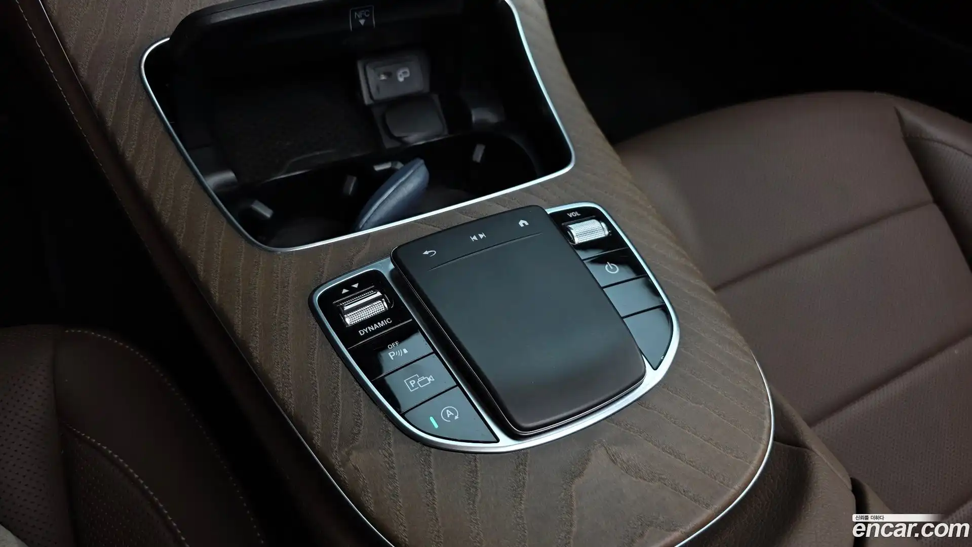 E-Class Mercedes-Benz 2022.4-OPTION-045