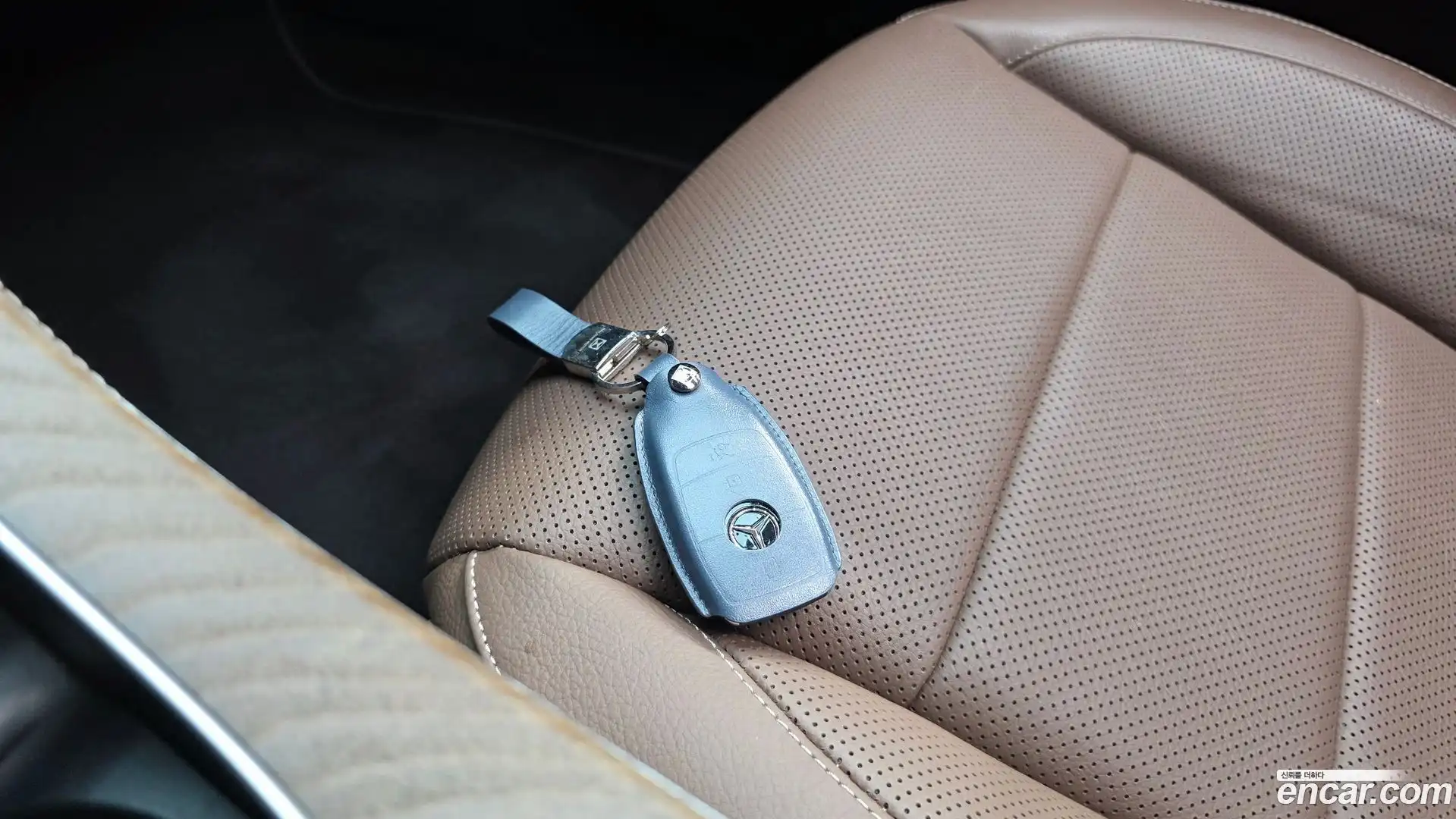 E-Class Mercedes-Benz 2022.4-OPTION-048