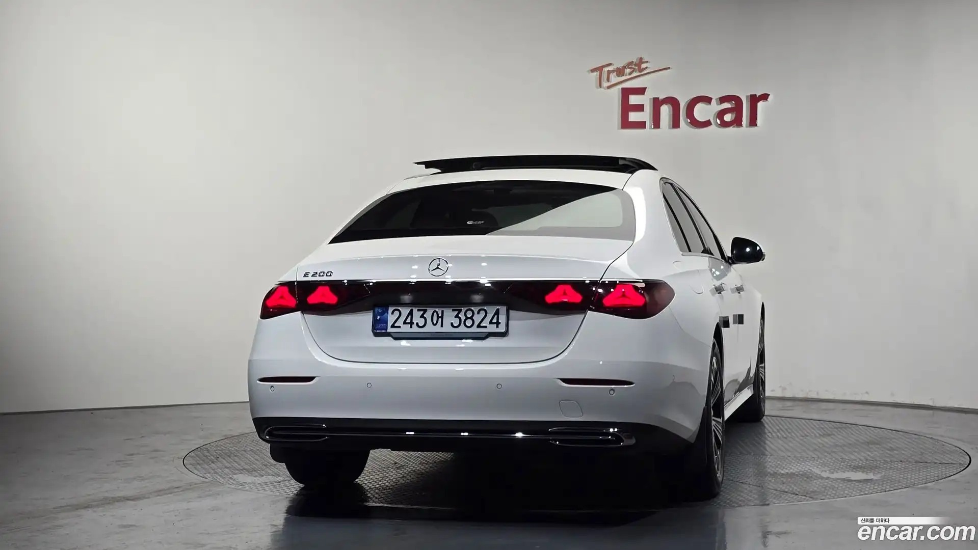 E-Class Mercedes-Benz 2024.11-OUTER-004