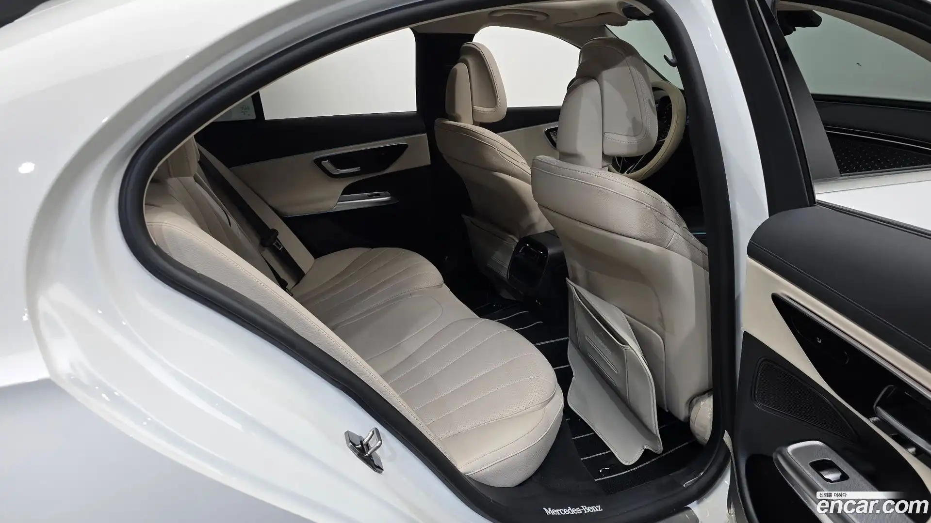 E-Class Mercedes-Benz 2024.11-OPTION-015