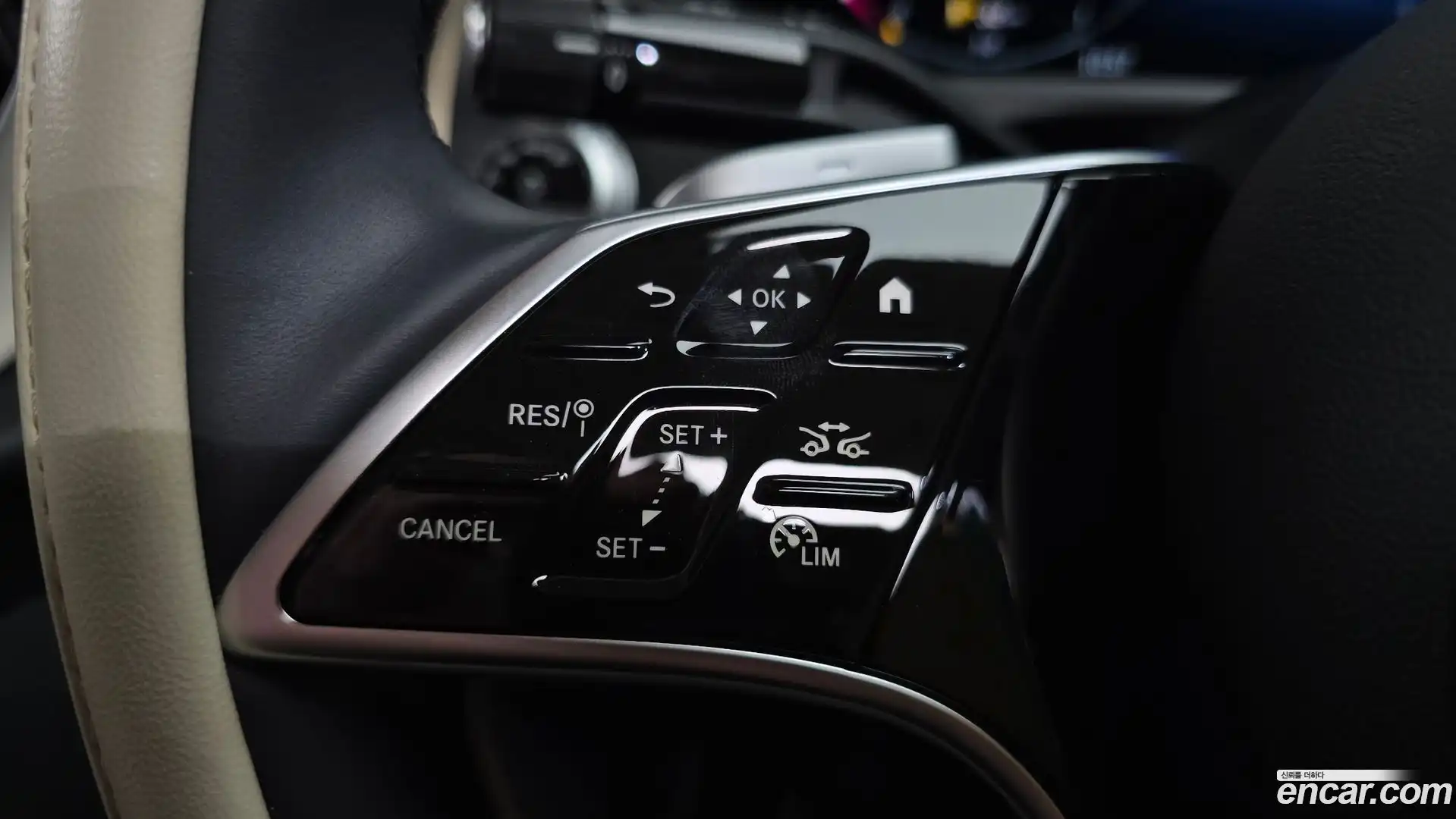 E-Class Mercedes-Benz 2024.11-OPTION-020