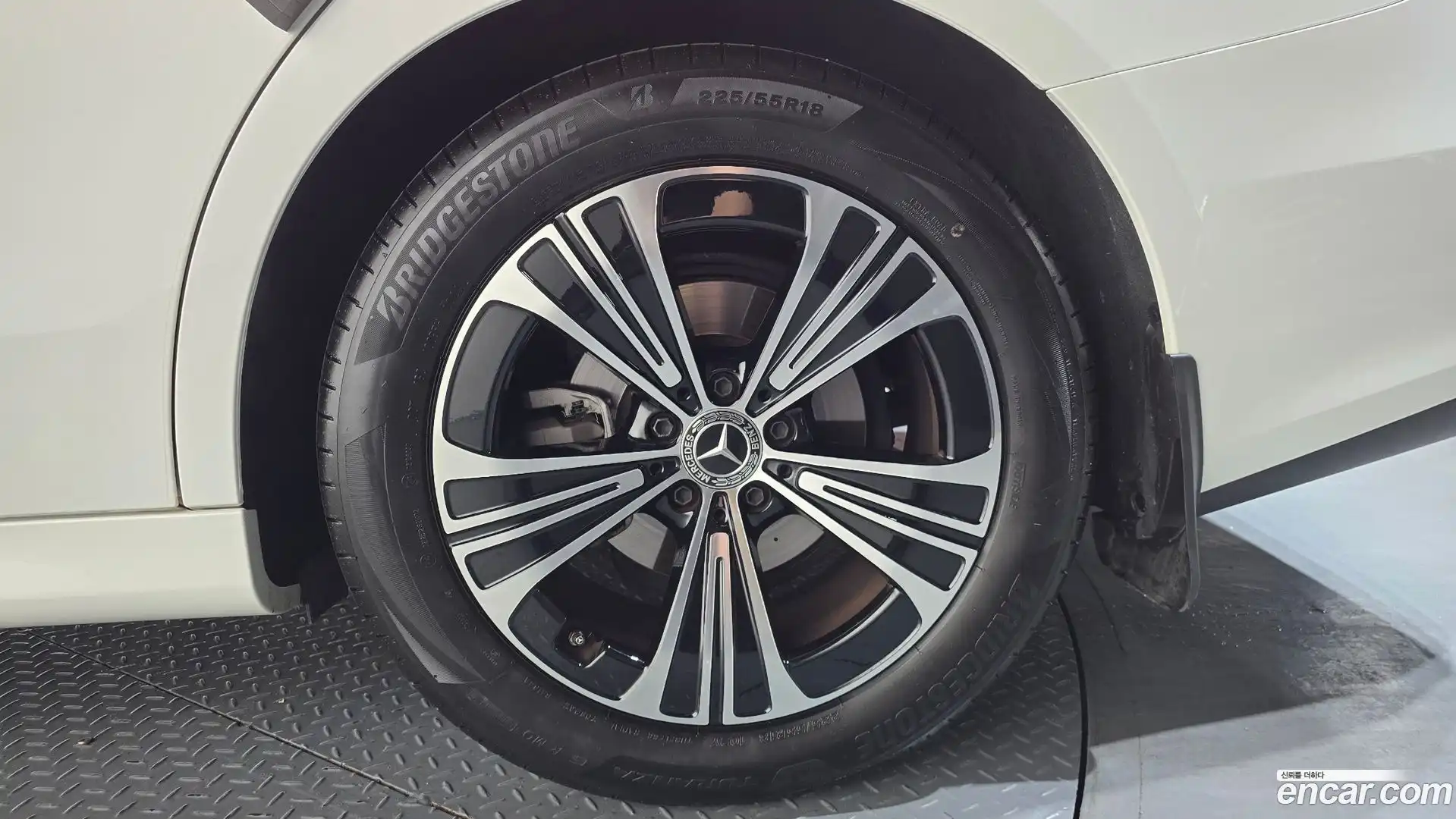 E-Class Mercedes-Benz 2024.11-OUTER-031