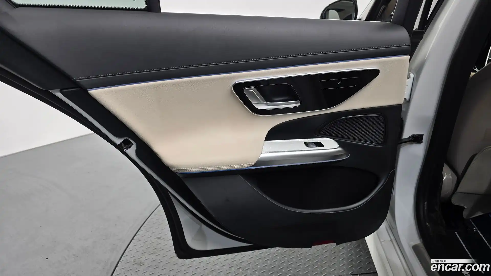 E-Class Mercedes-Benz 2024.11-INNER-035