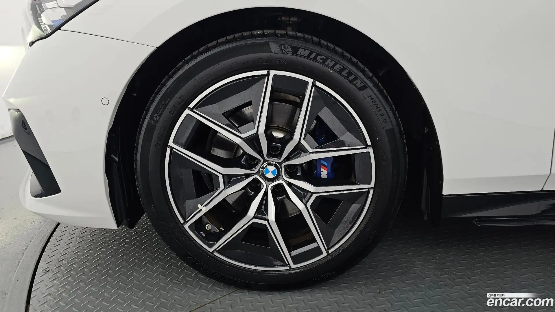 5-Series BMW 2024.8-OUTER-005