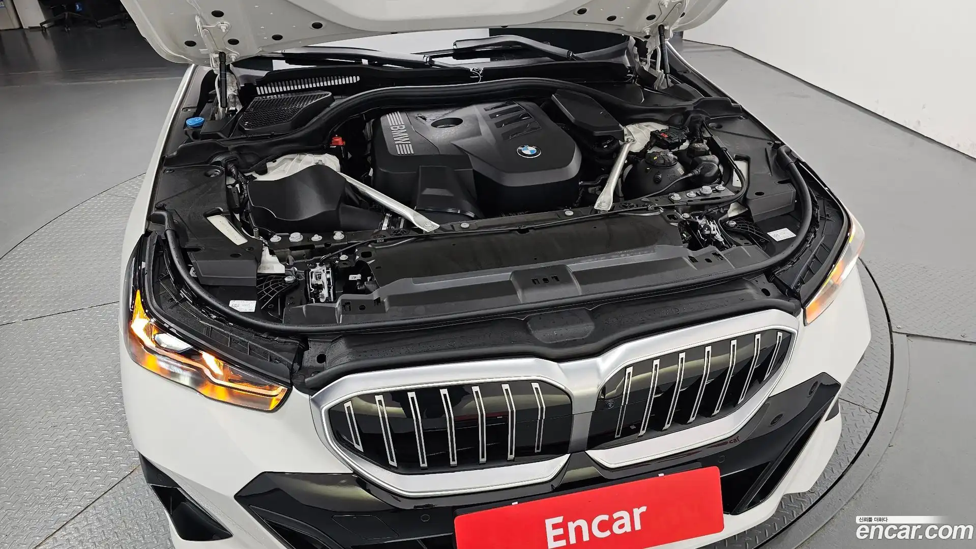5-Series BMW 2024.8-OUTER-006