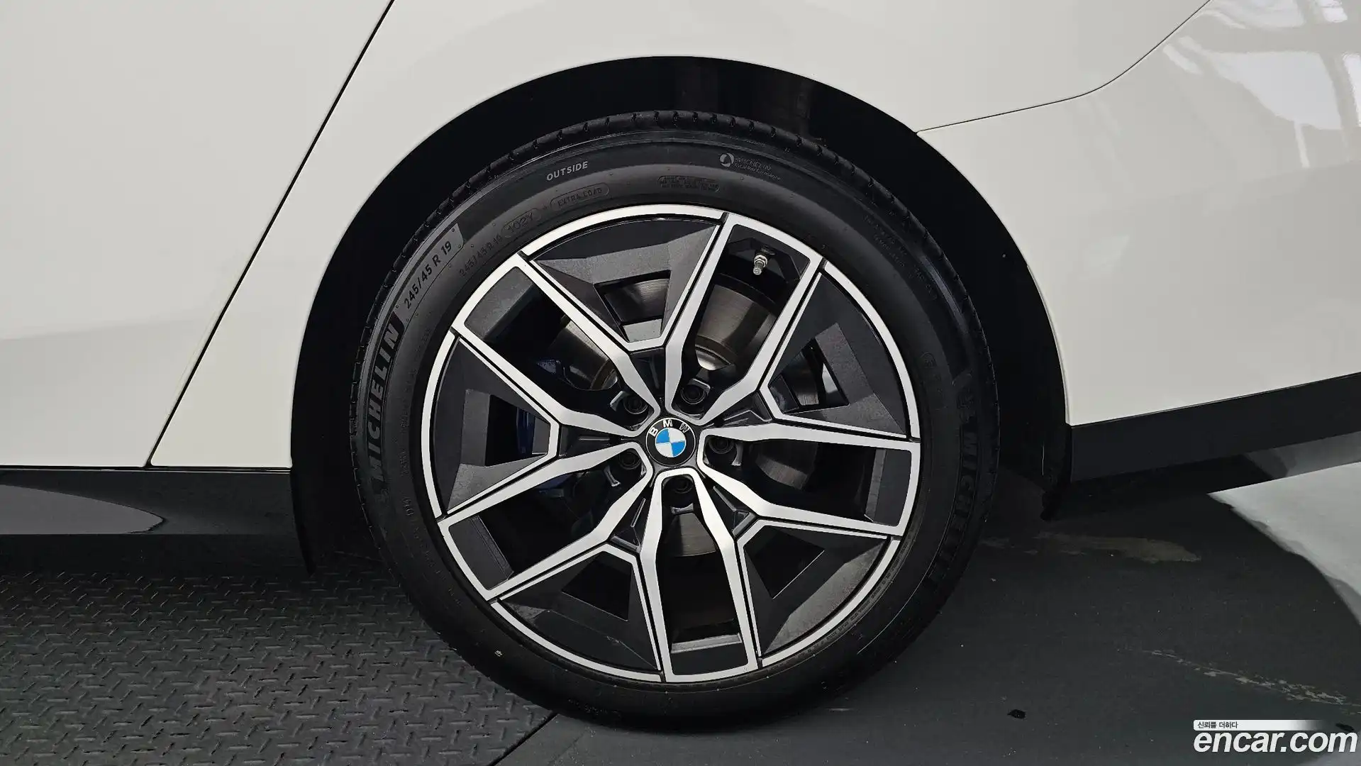 5-Series BMW 2024.8-OUTER-031