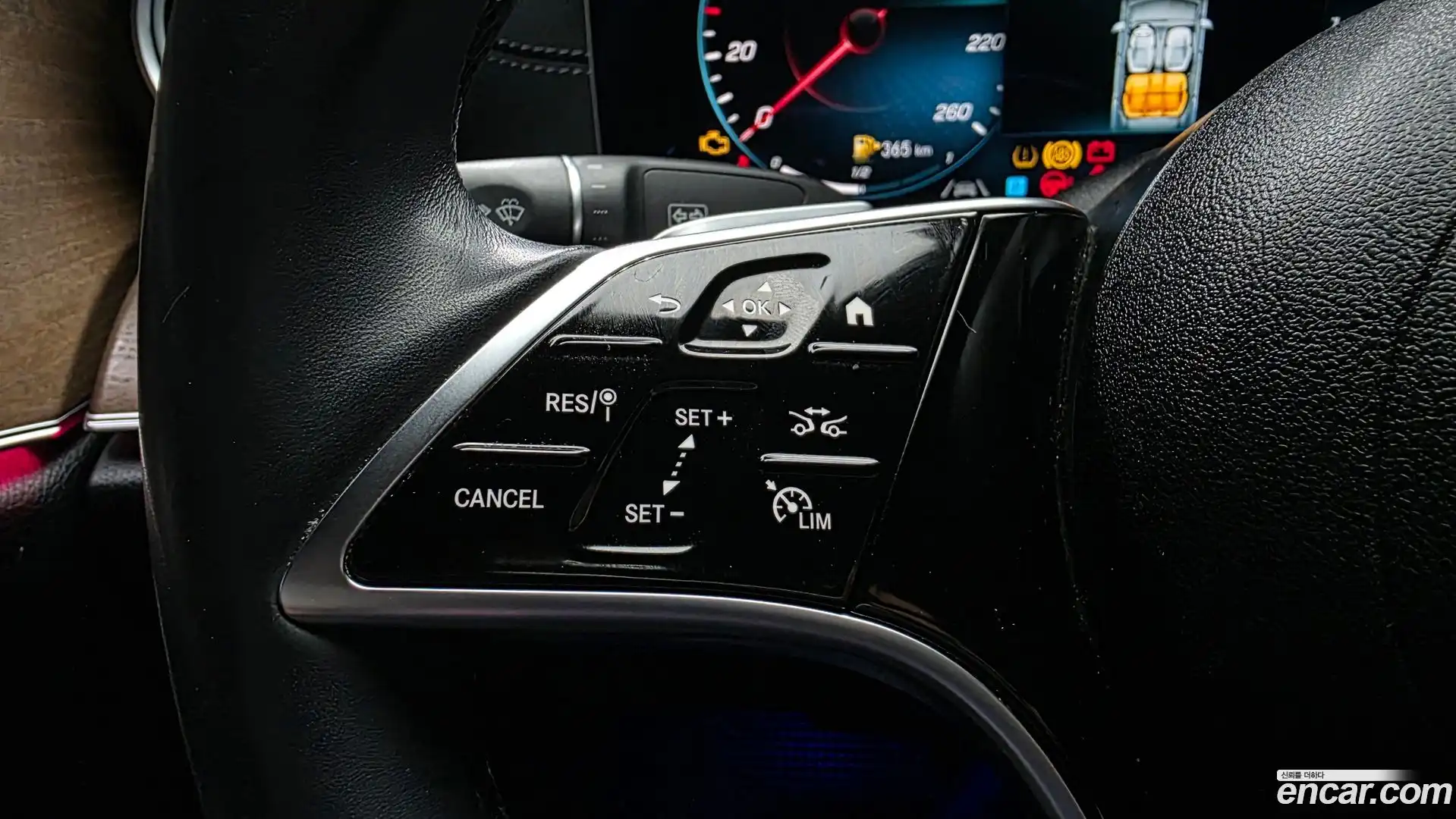 E-Class Mercedes-Benz 2022.10-OPTION-021
