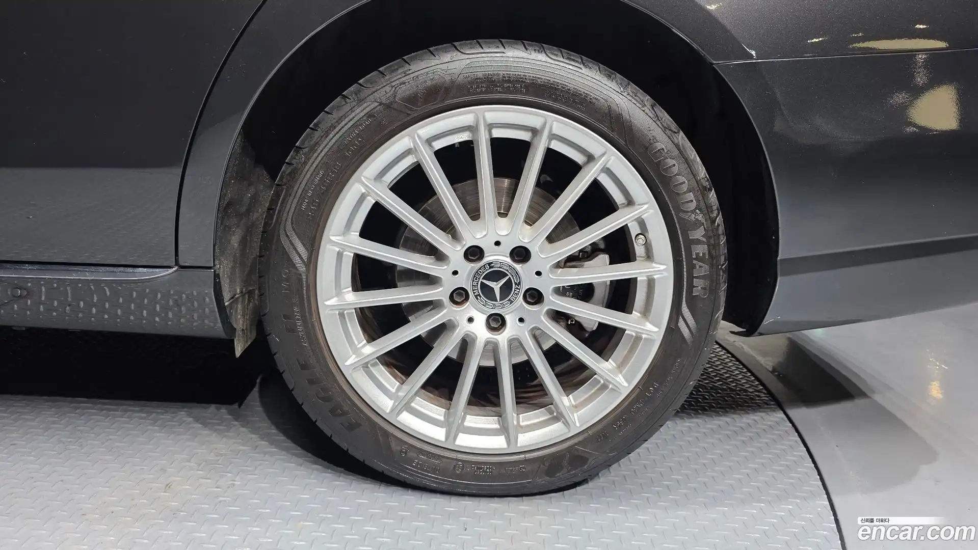 E-Class Mercedes-Benz 2022.10-OUTER-031