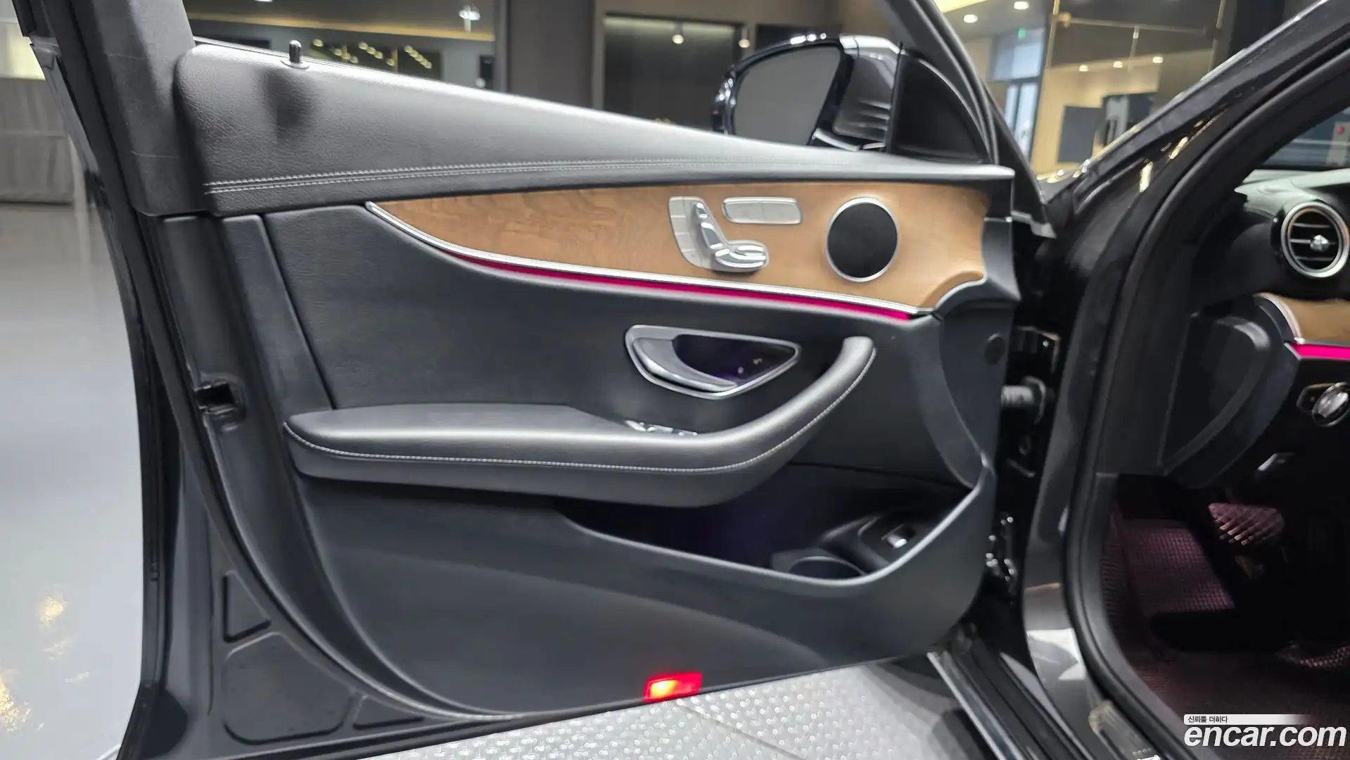 E-Class Mercedes-Benz 2022.10-INNER-034