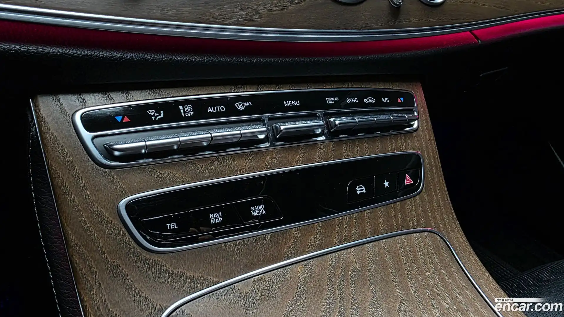 E-Class Mercedes-Benz 2022.10-OPTION-040