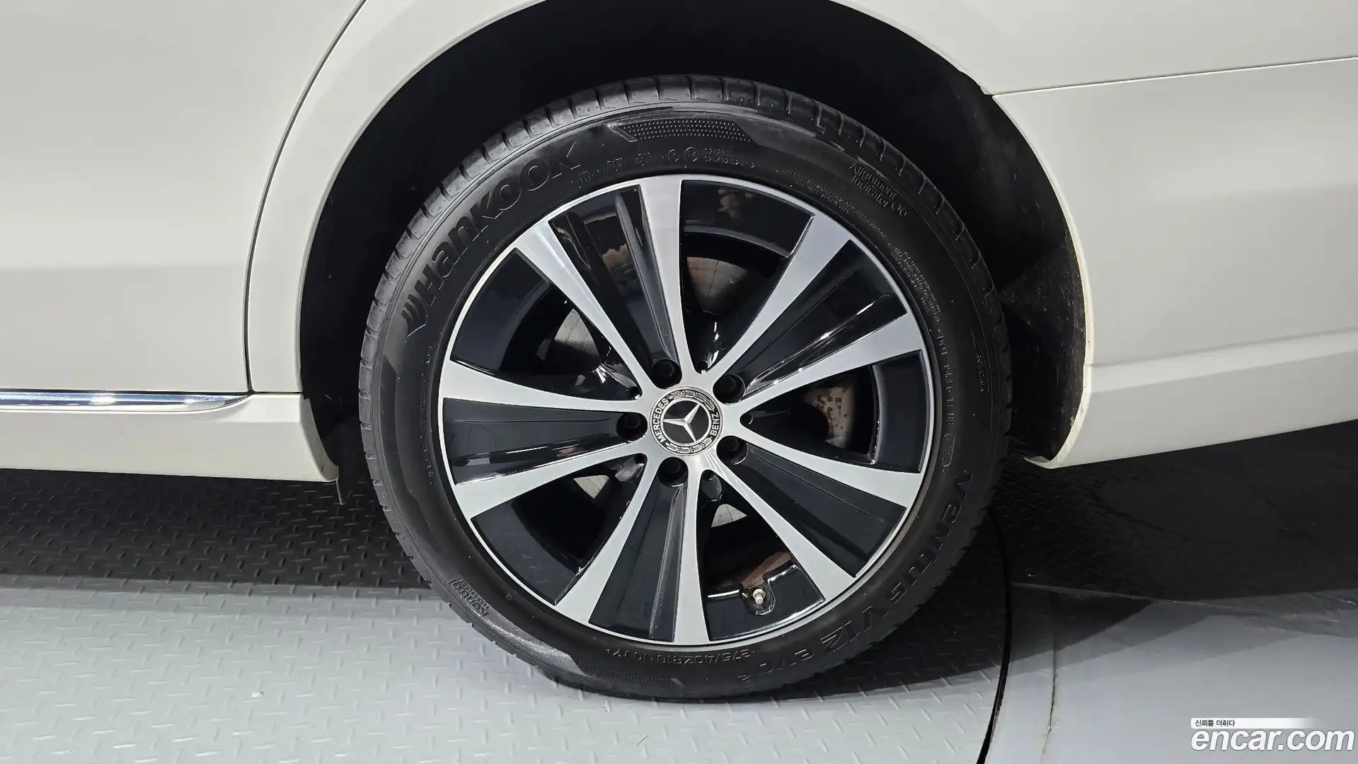 E-Class Mercedes-Benz 2021.0-OUTER-031