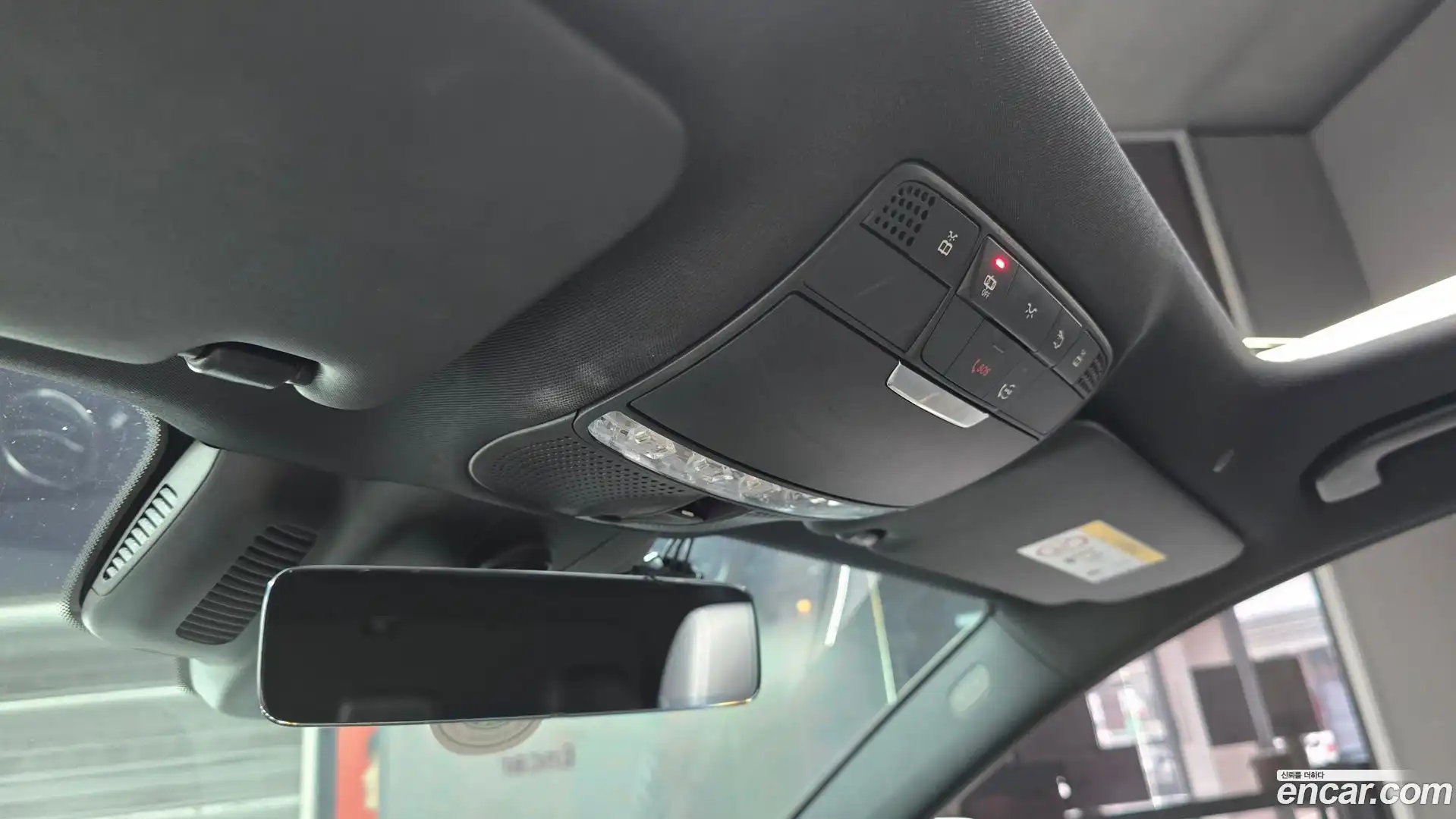 E-Class Mercedes-Benz 2021.0-OPTION-044