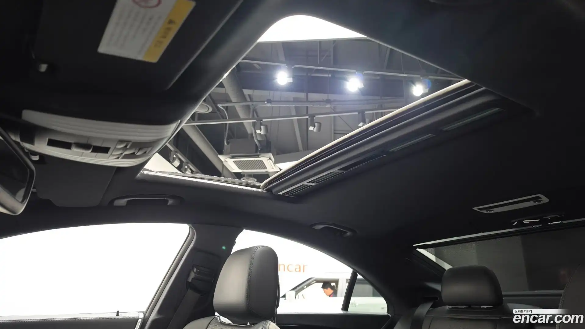 CLS-Class Mercedes-Benz 2012.2-OPTION-022