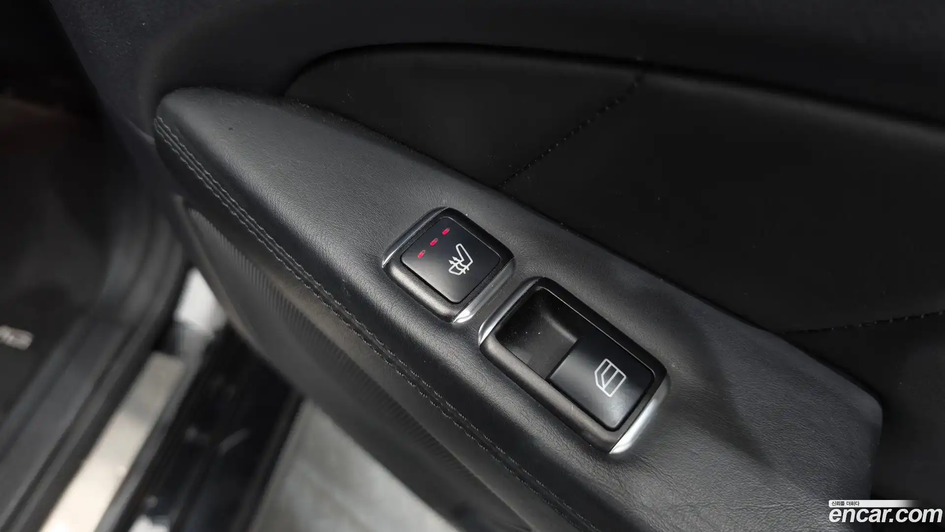 CLS-Class Mercedes-Benz 2012.2-OPTION-023