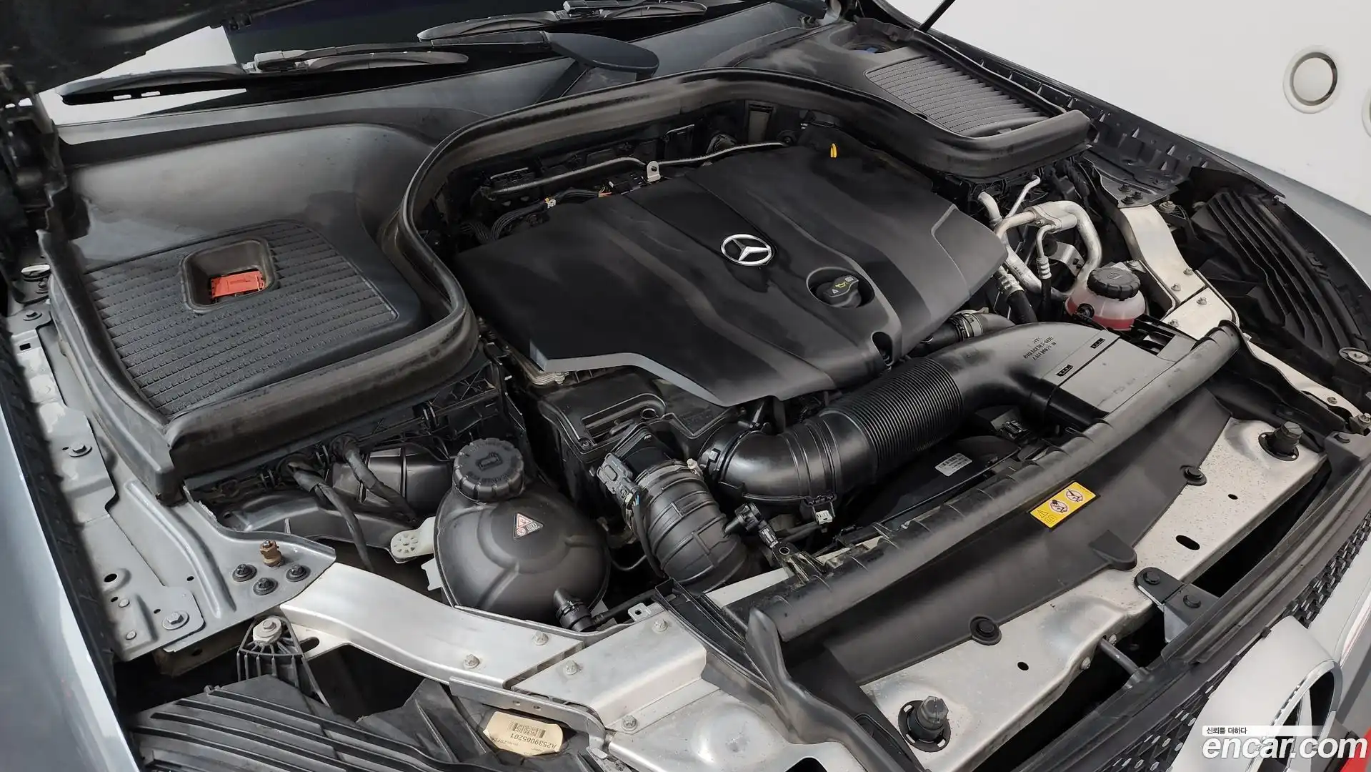 GLC-Class Mercedes-Benz 2017.7-OUTER-006