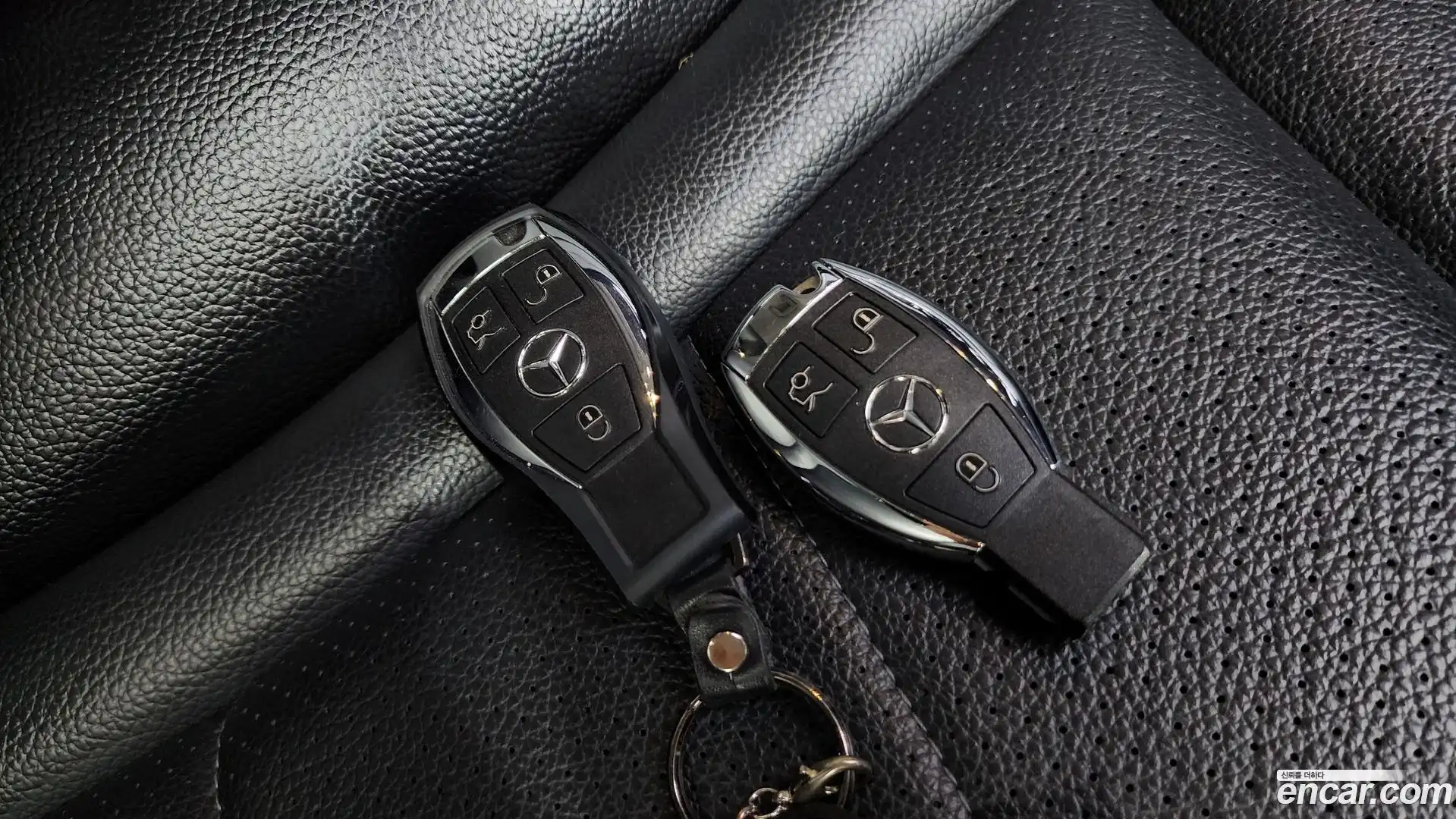 GLC-Class Mercedes-Benz 2017.7-OPTION-019