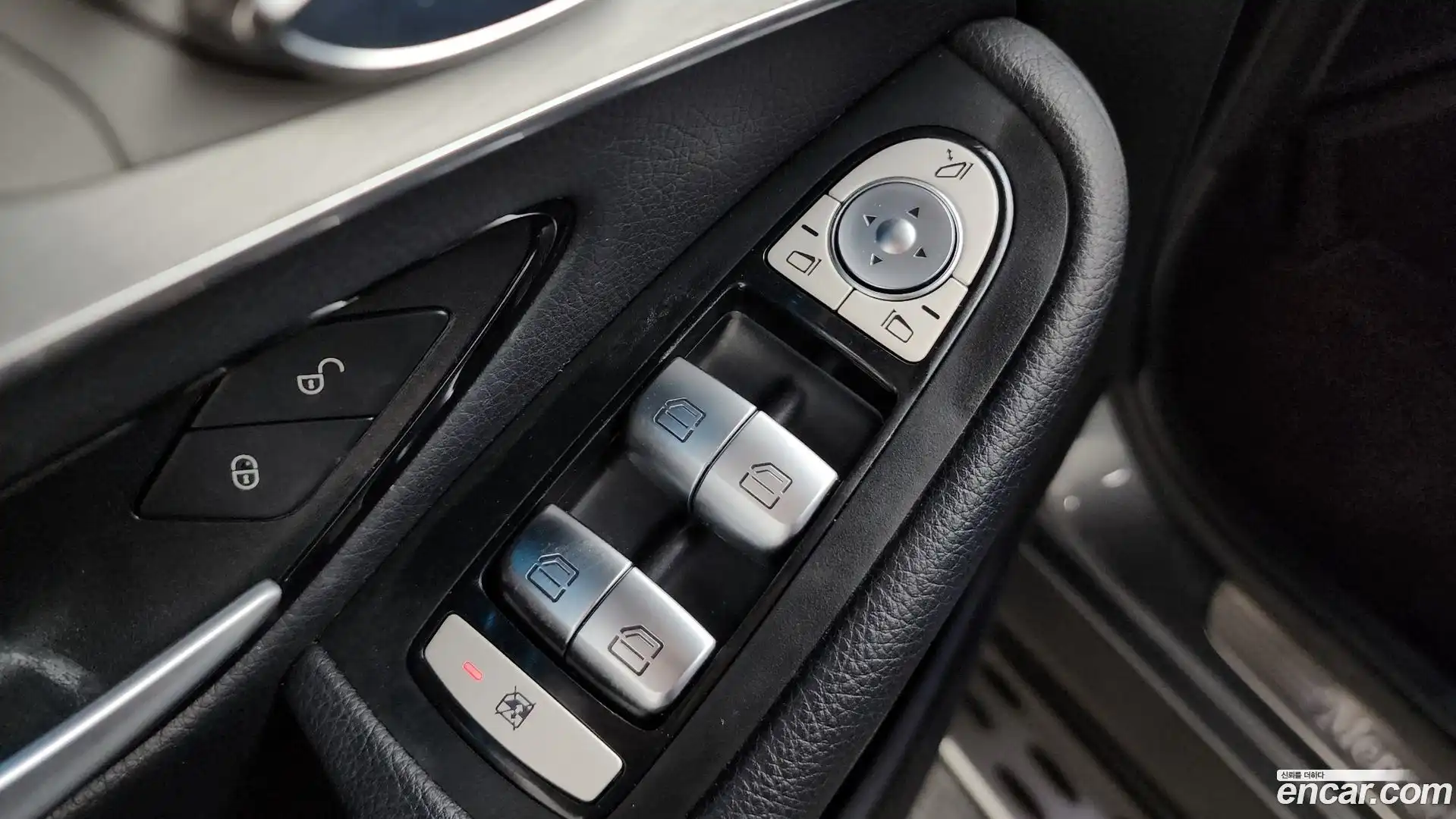 GLC-Class Mercedes-Benz 2017.7-OPTION-024