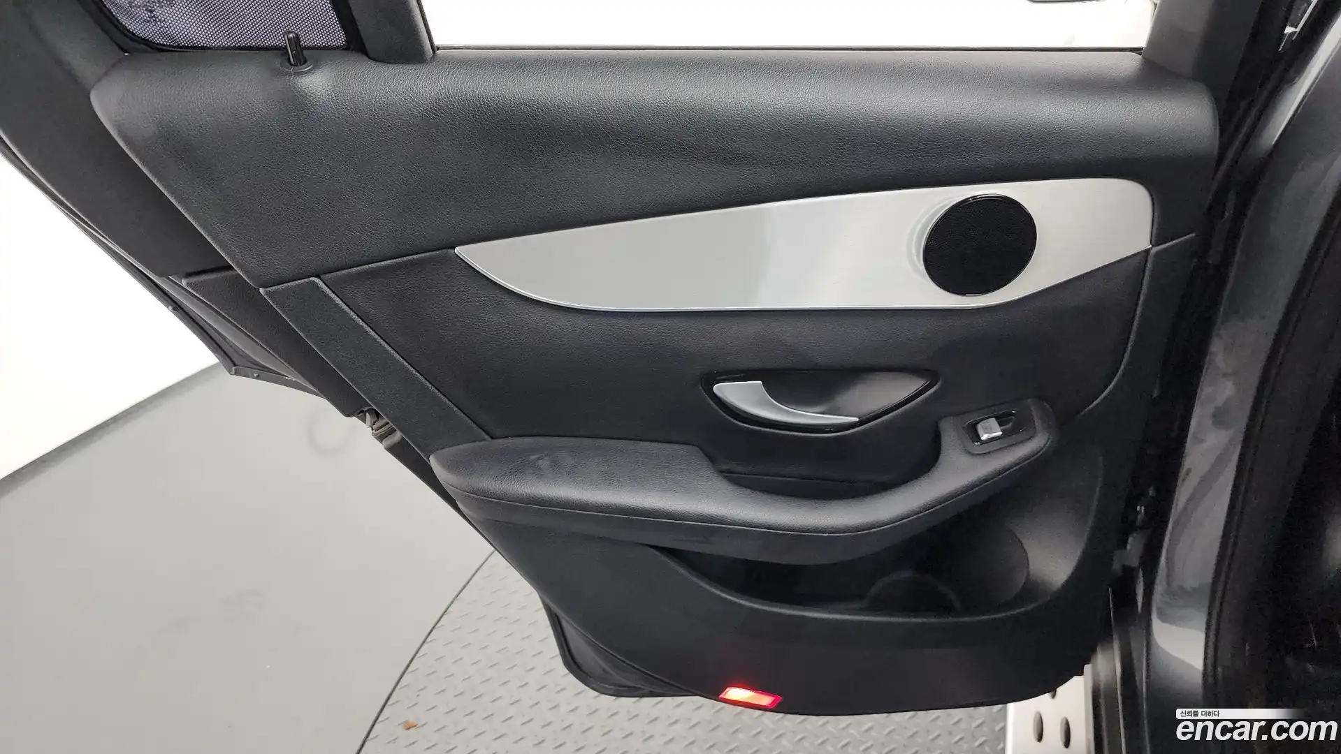 GLC-Class Mercedes-Benz 2017.7-INNER-035