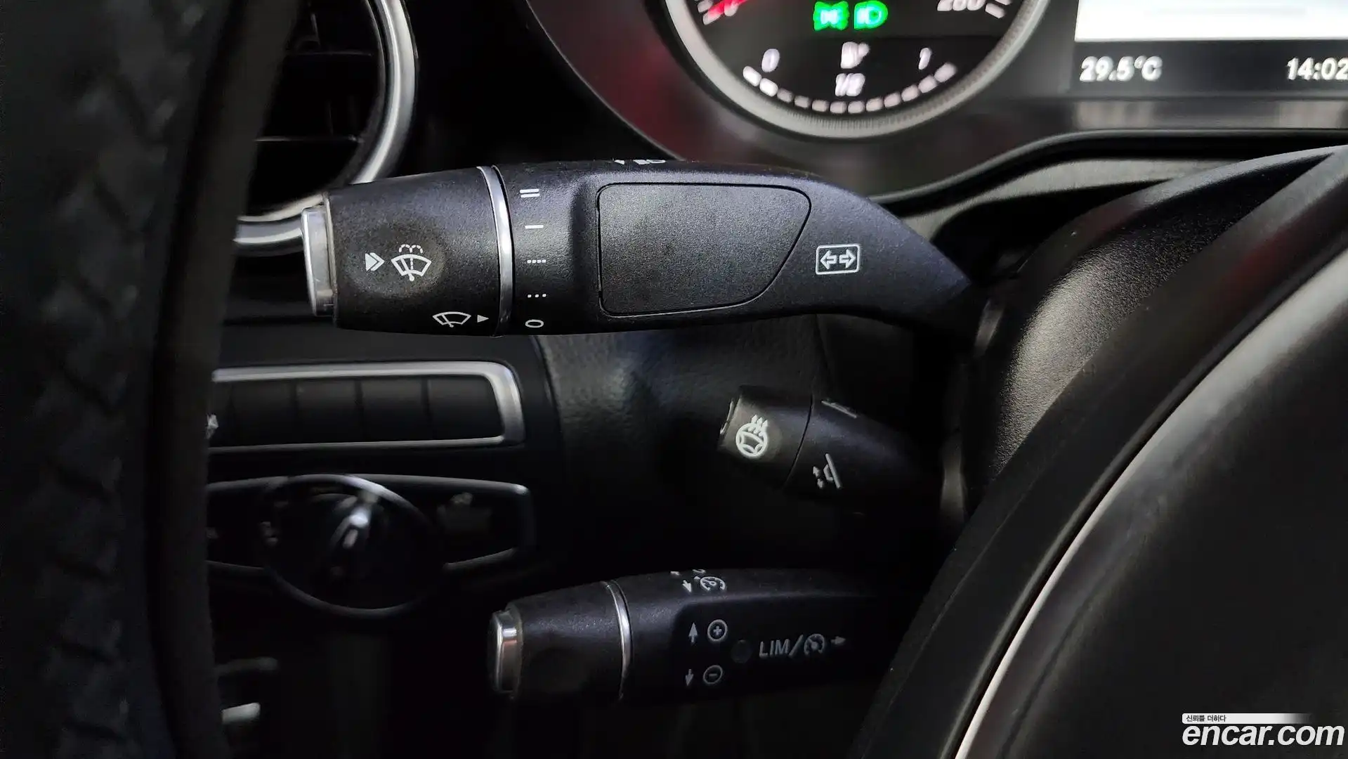 GLC-Class Mercedes-Benz 2017.7-OPTION-043