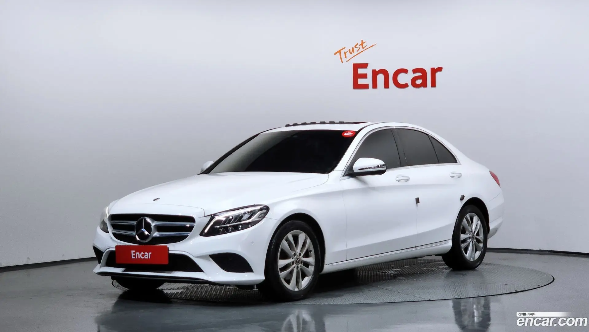 Main__Slider__Photo:C-Class Mercedes-Benz 2019.9-0