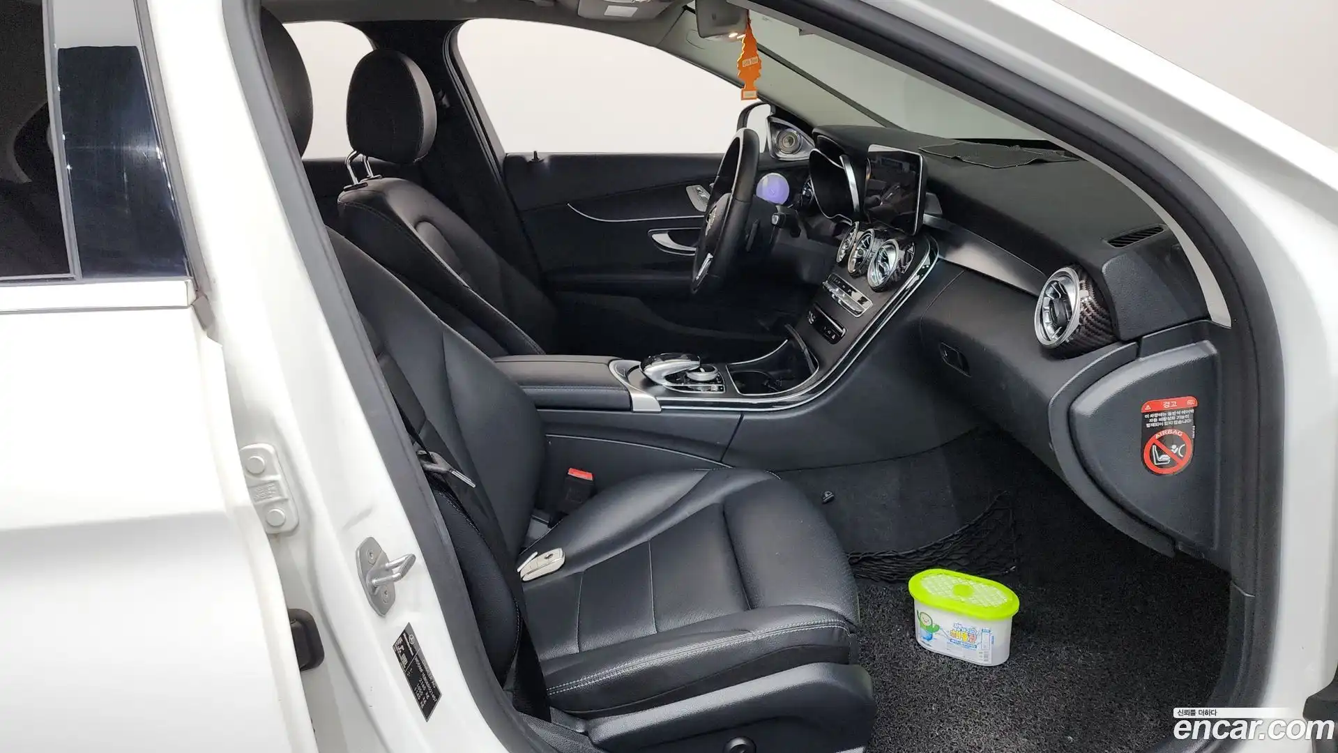 C-Class Mercedes-Benz 2019.9-INNER-036