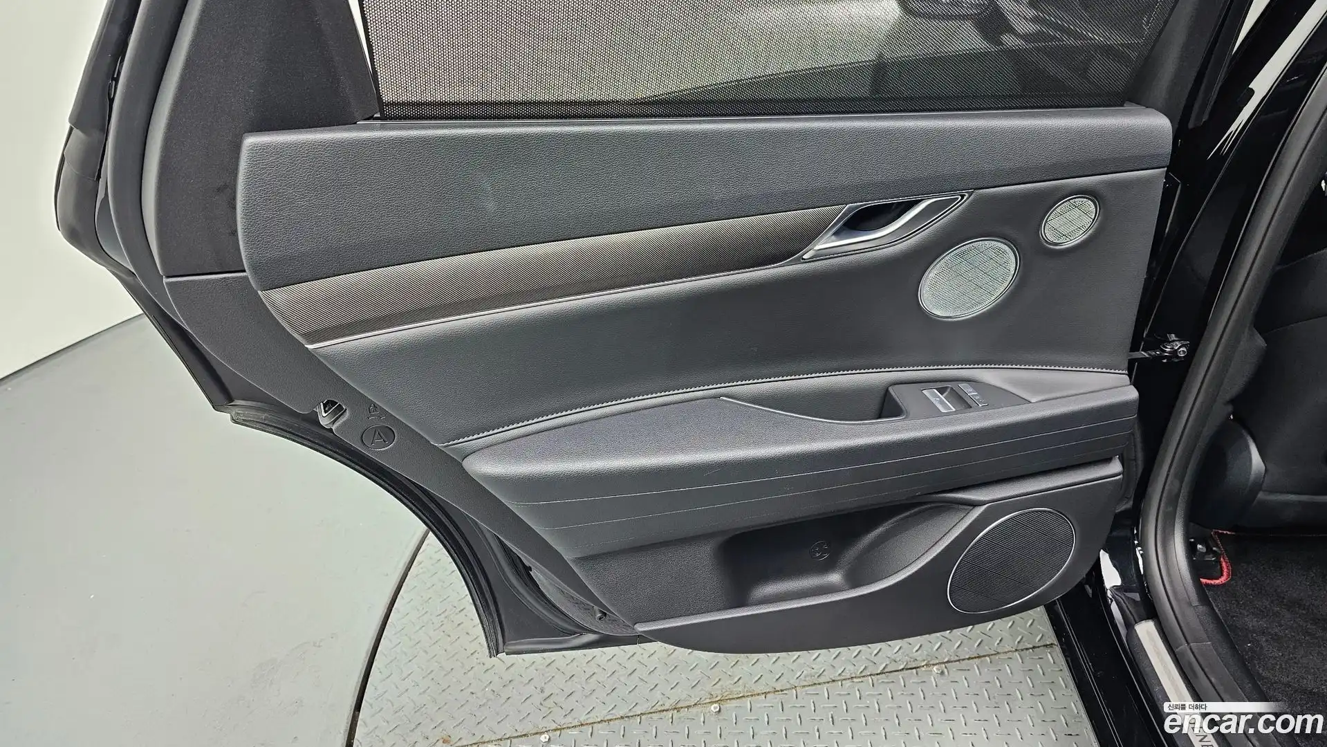 G80 Genesis 2023.7-INNER-035