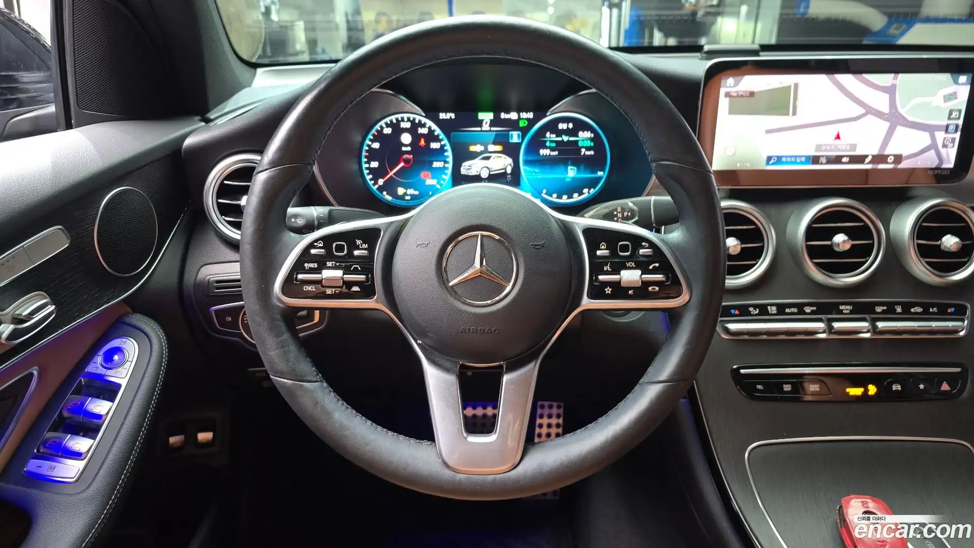 GLC-Class Mercedes-Benz 2021.8-OPTION-017