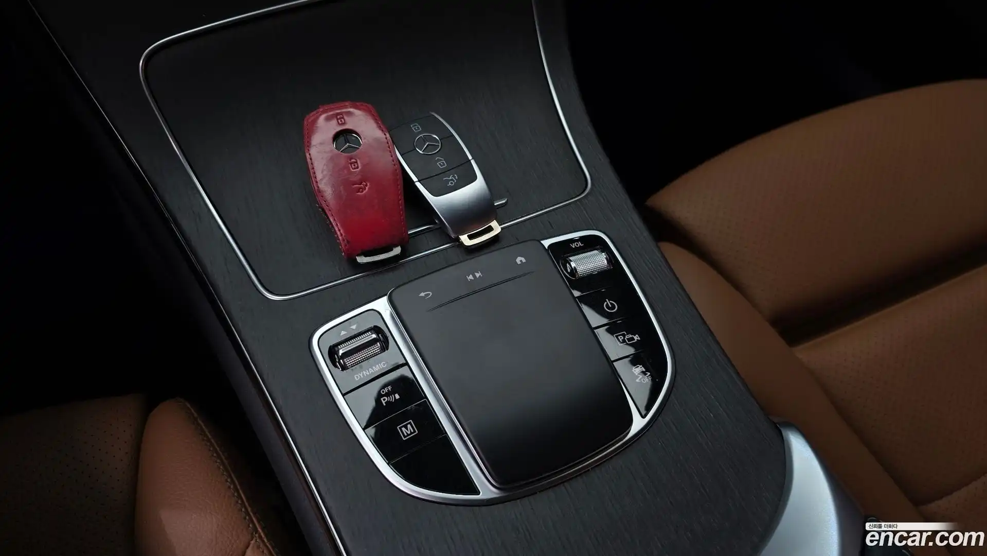 GLC-Class Mercedes-Benz 2021.8-OPTION-022