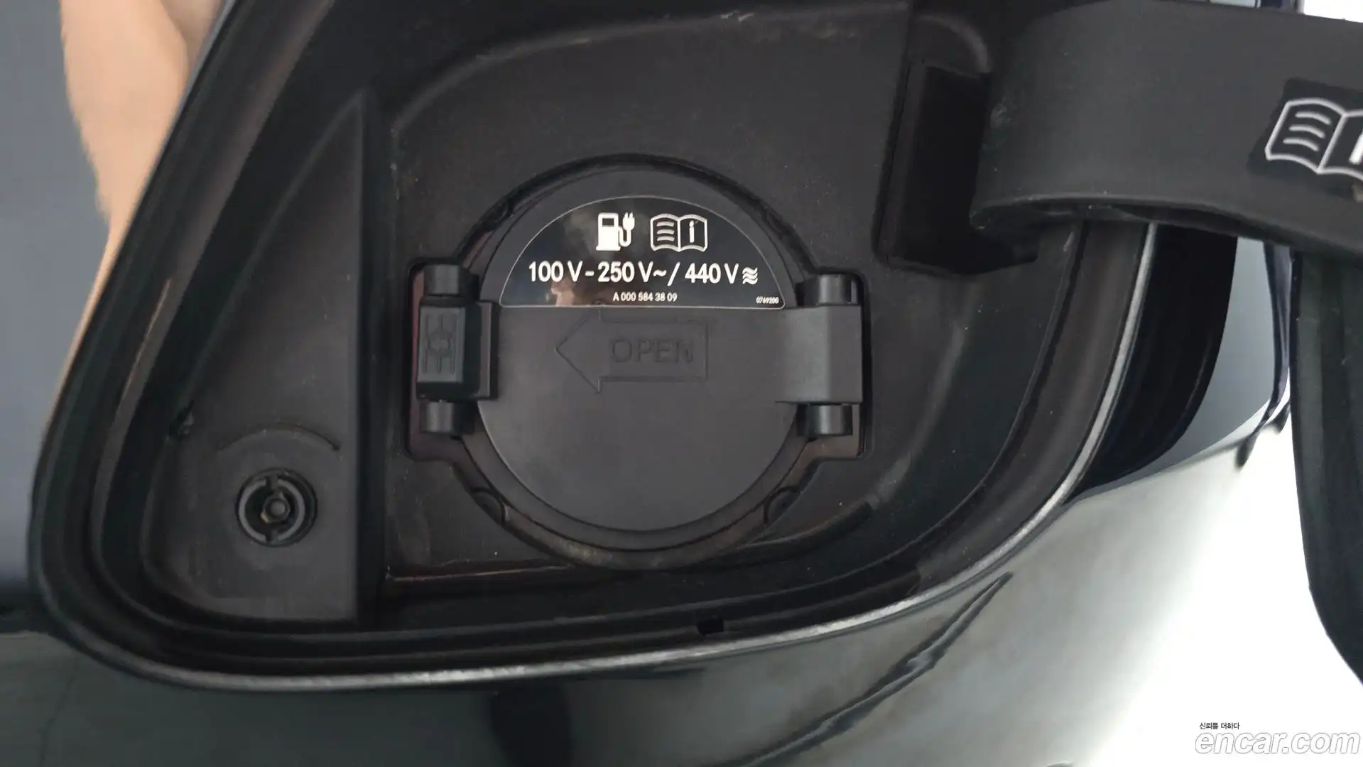 GLC-Class Mercedes-Benz 2021.8-OPTION-041