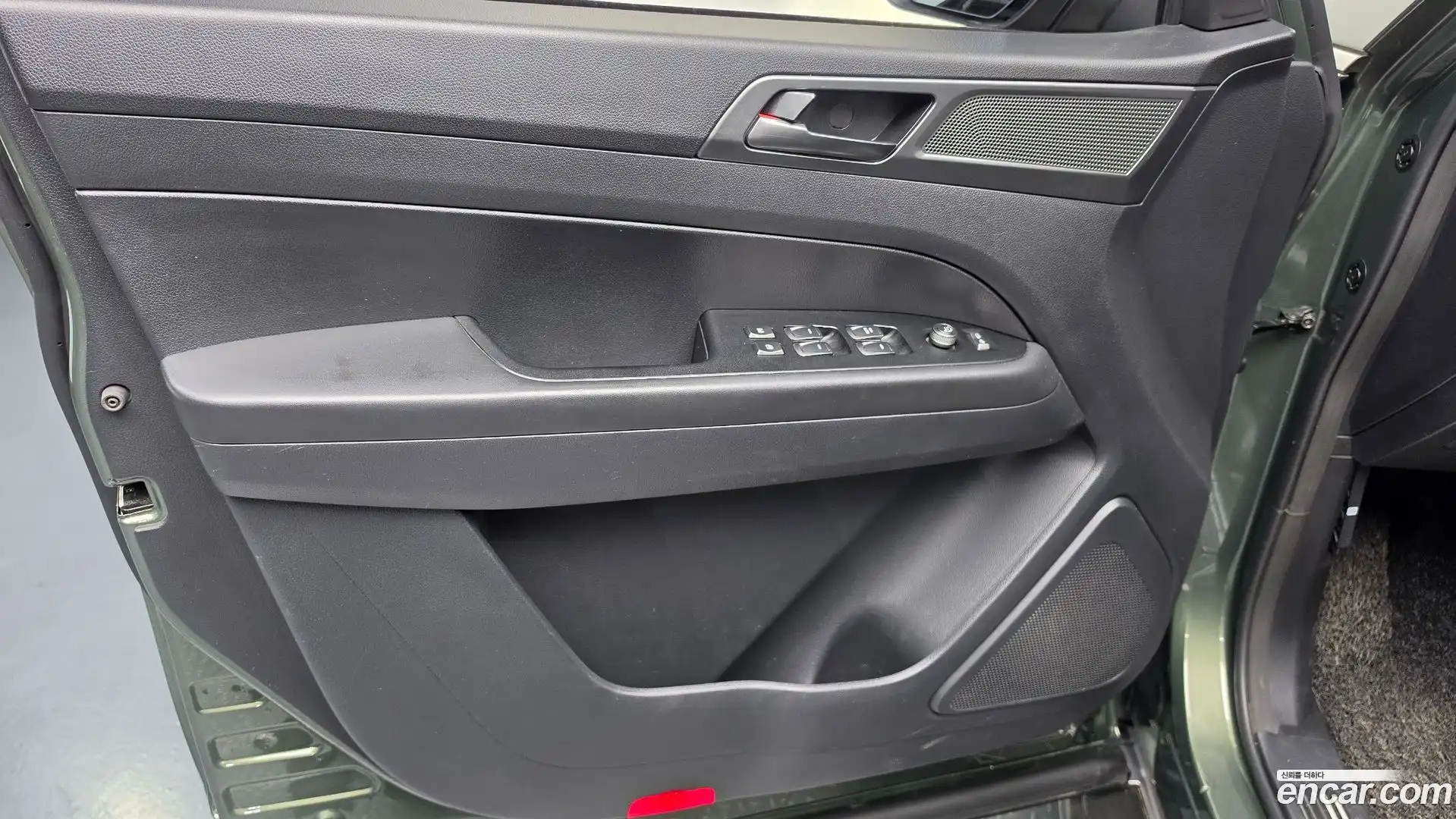 Rexton KG Mobility 2023.0-INNER-034