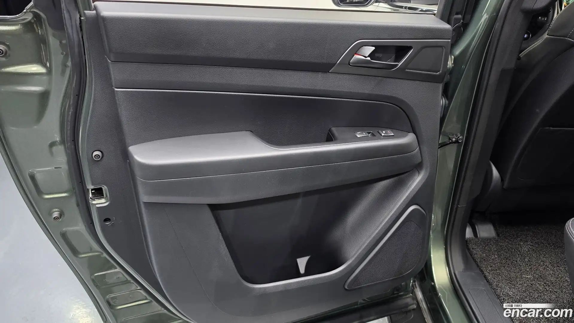 Rexton KG Mobility 2023.0-INNER-035