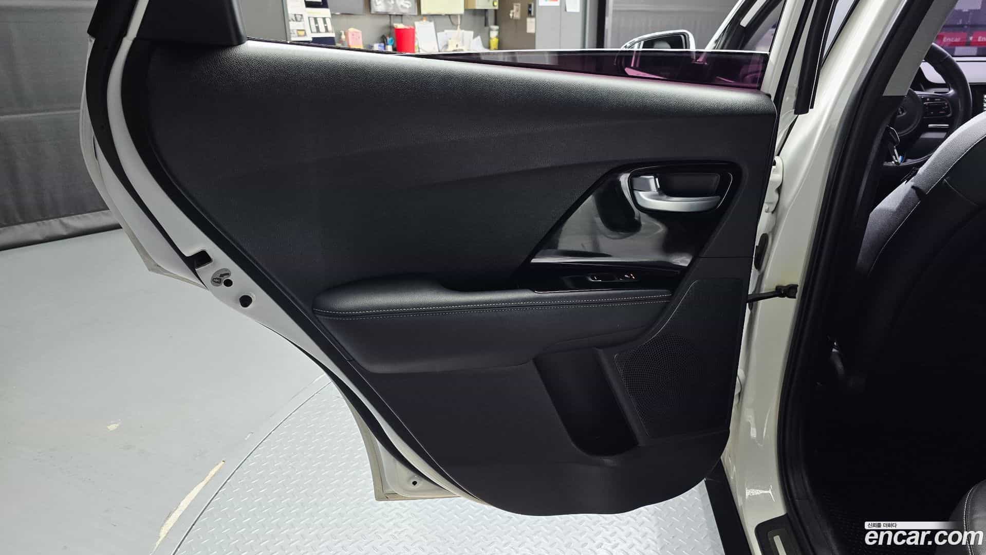 Niro Kia 2017.5-INNER-035