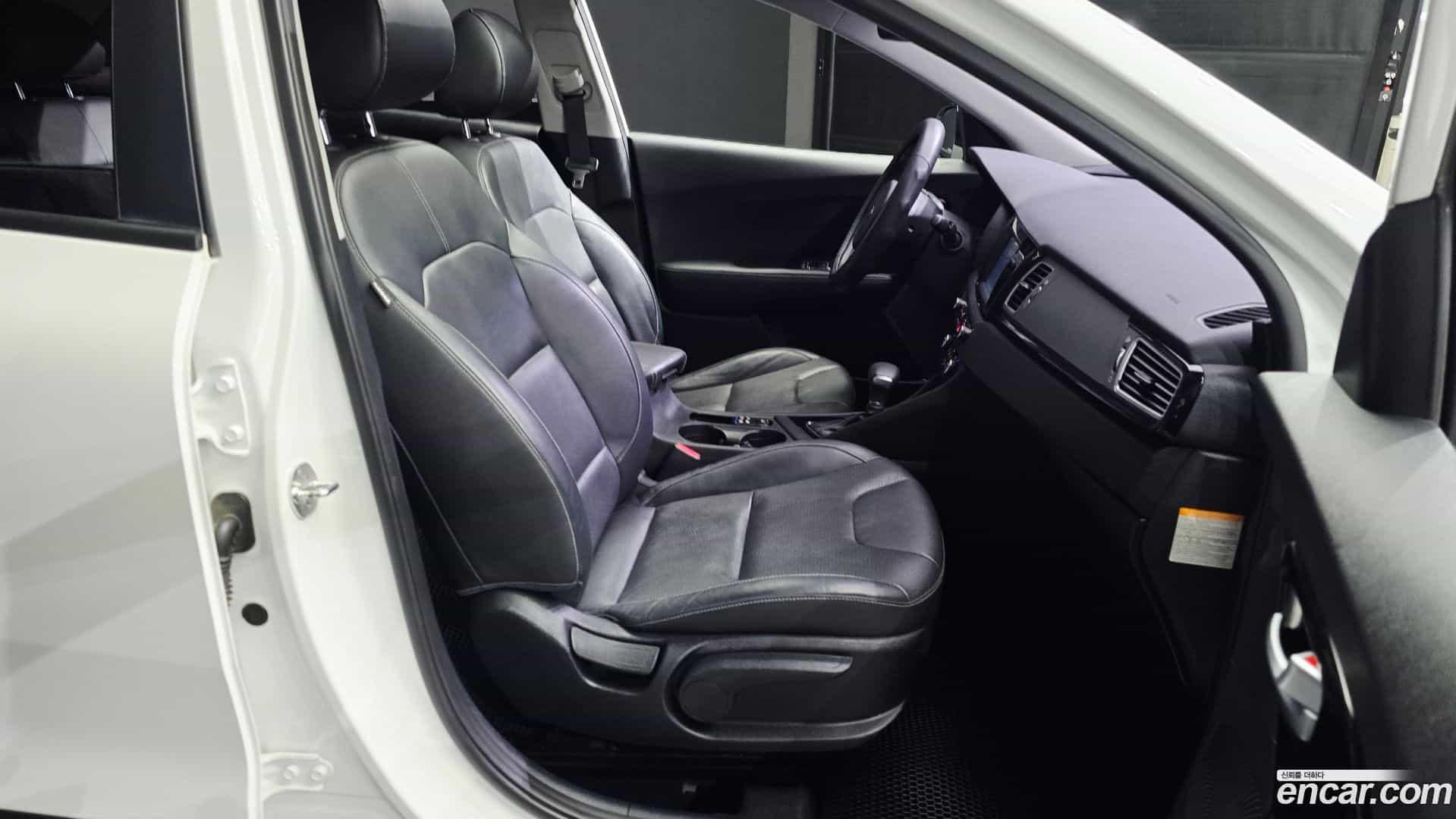 Niro Kia 2017.5-INNER-036