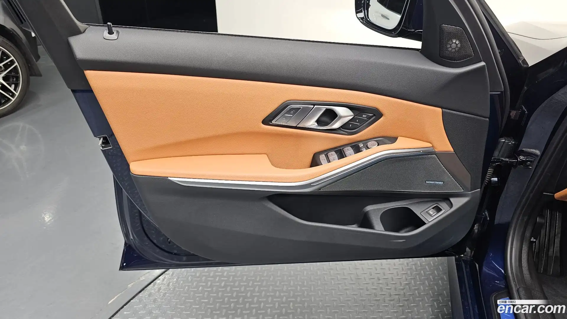 3-Series BMW 2025.8-INNER-034