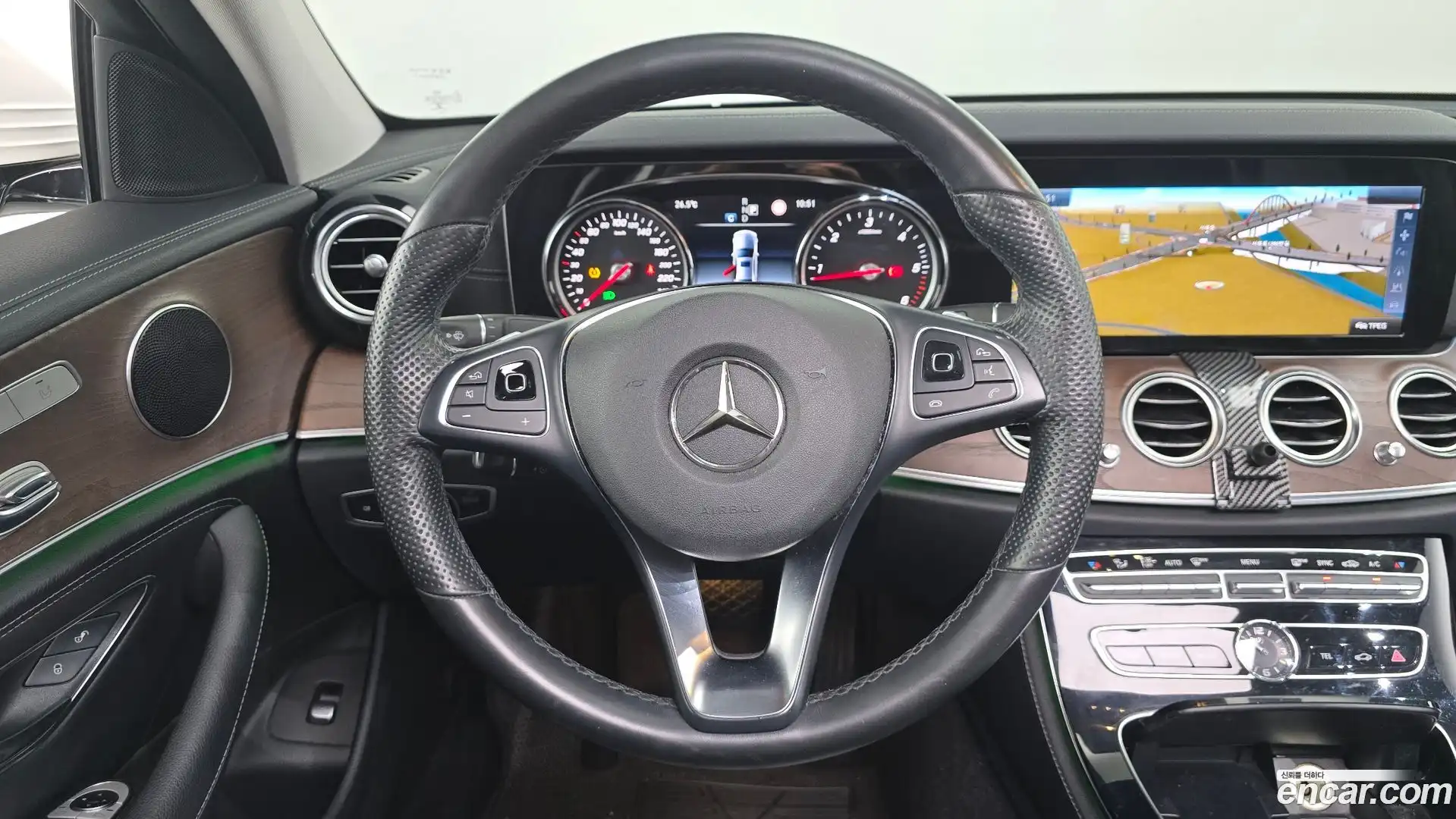E-Class Mercedes-Benz 2016.10-OPTION-018