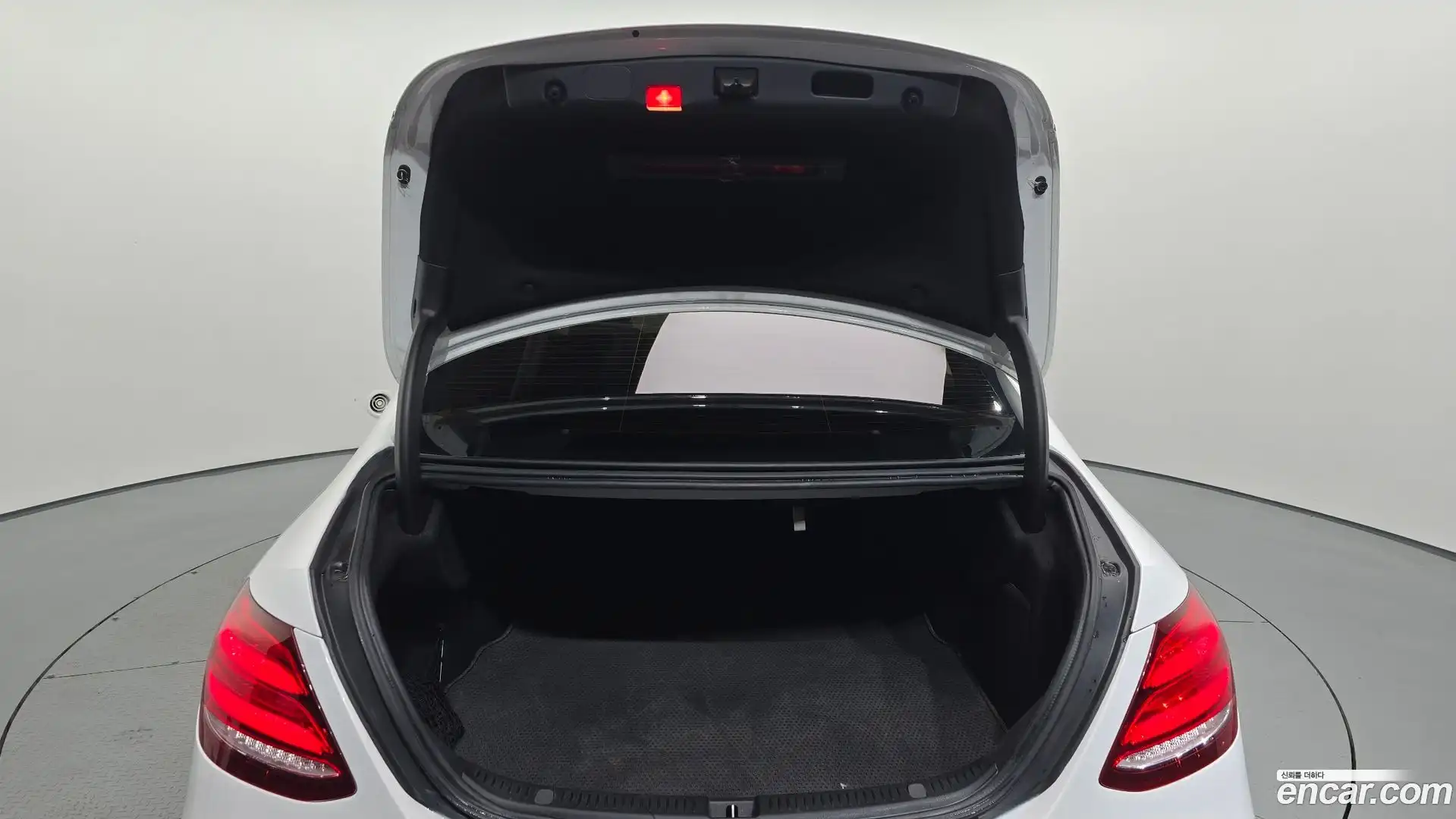 E-Class Mercedes-Benz 2016.10-OPTION-022