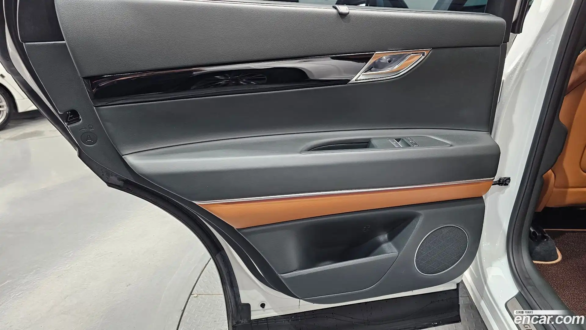 GV80 Genesis 2024.0-INNER-035