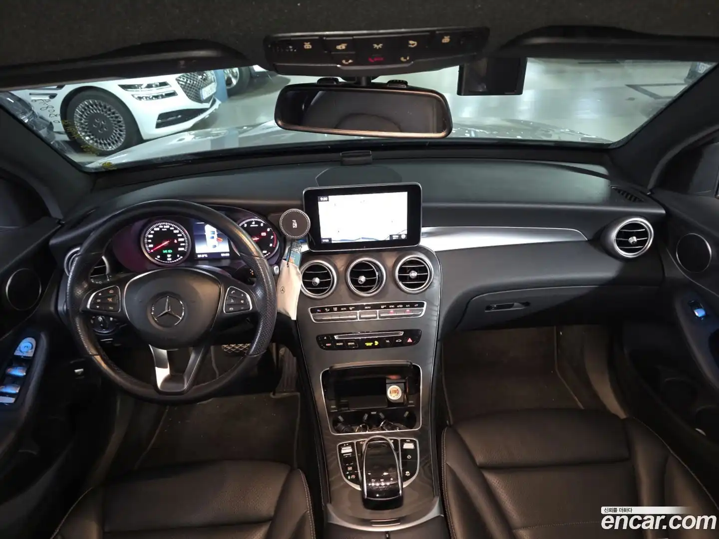 GLC-Class Mercedes-Benz 2019.5-INNER-007