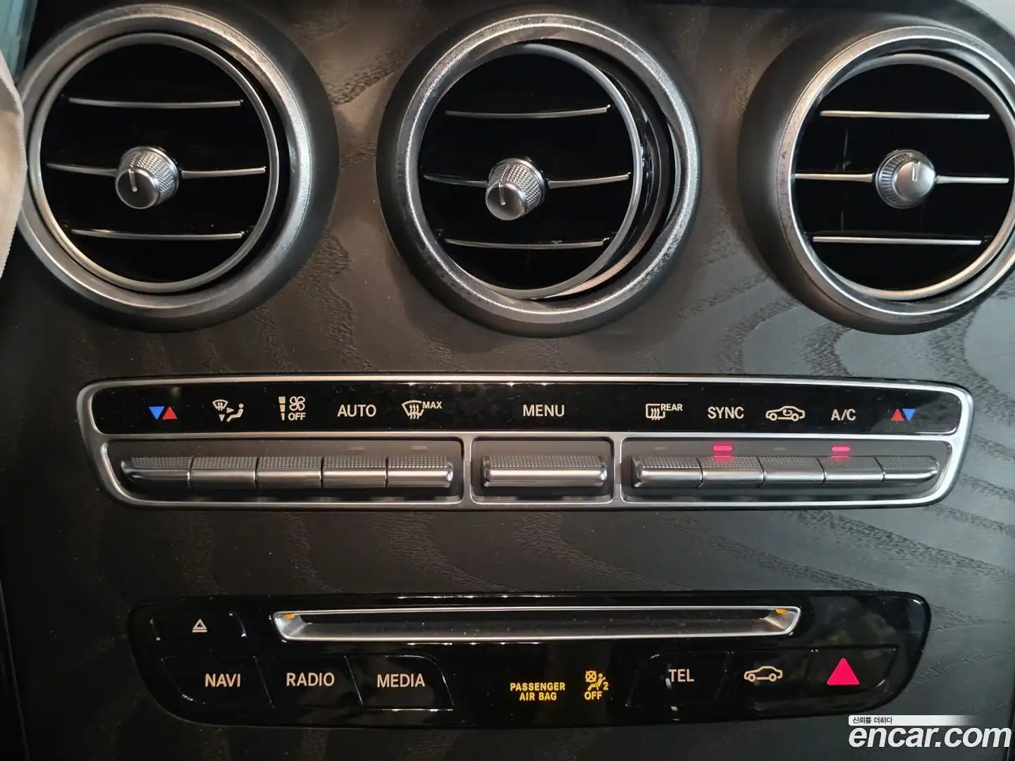GLC-Class Mercedes-Benz 2019.5-OPTION-017