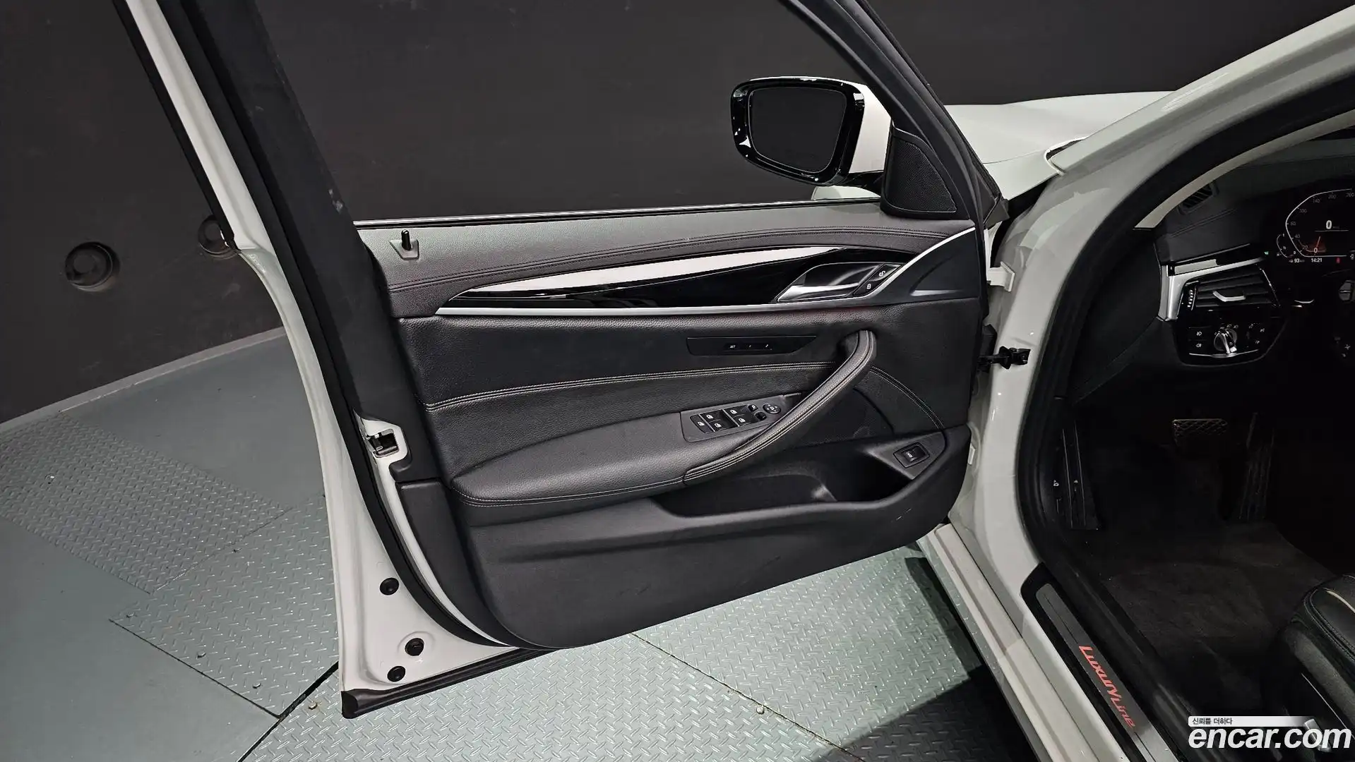 5-Series BMW 2020.4-INNER-034