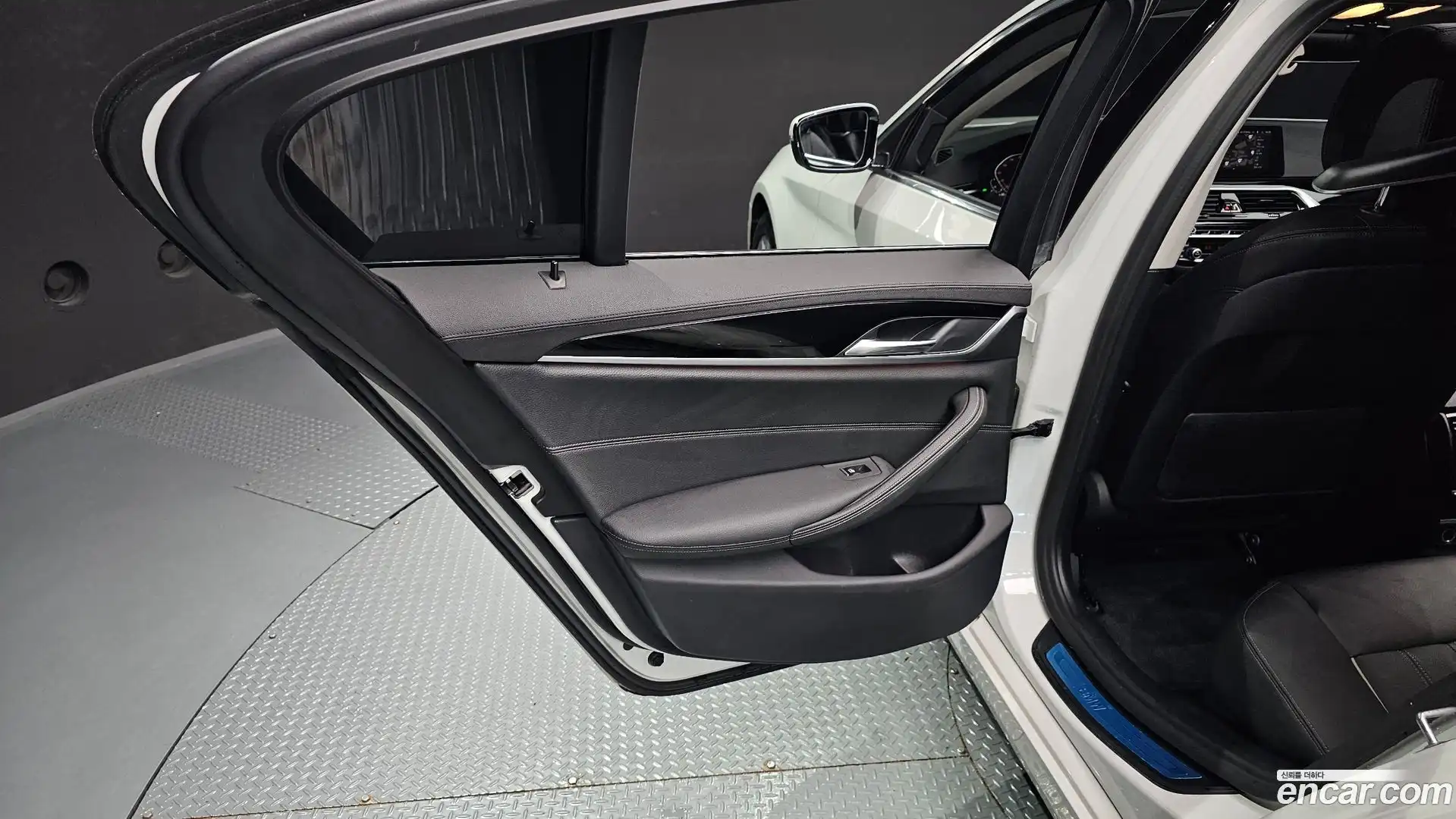 5-Series BMW 2020.4-INNER-035