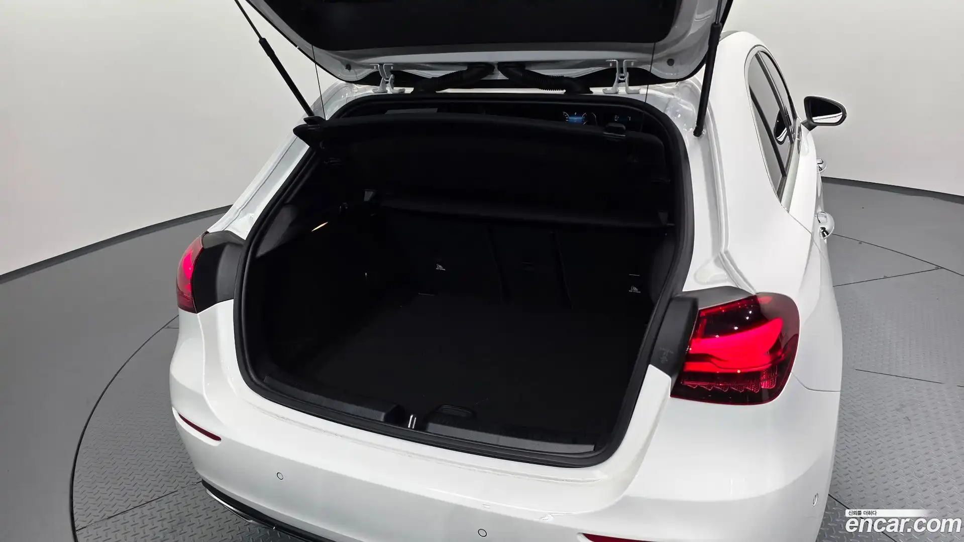 A-Class Mercedes-Benz 2026.4-OPTION-043