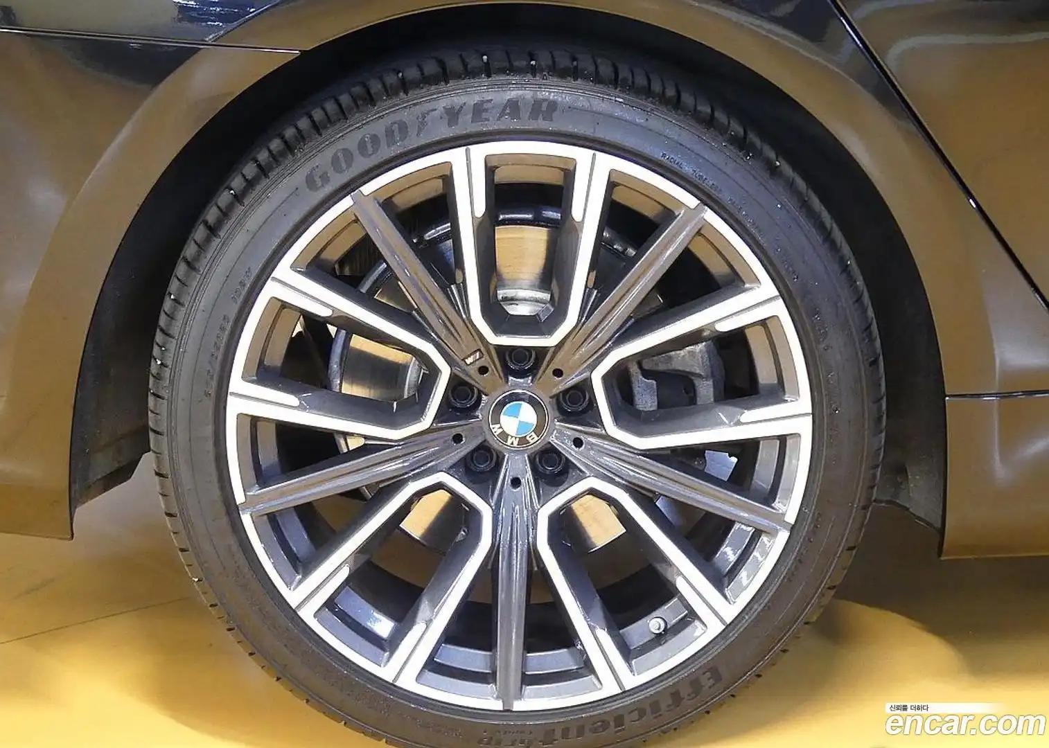 7-Series BMW 2022.1-OUTER-005