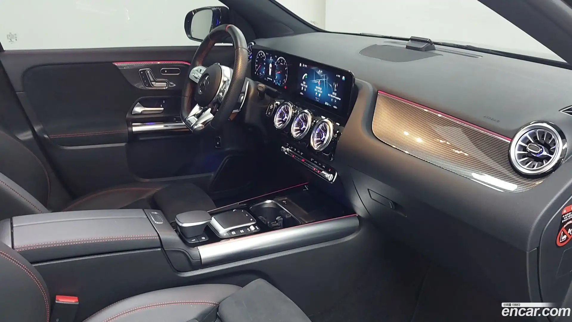 GLA-Class Mercedes-Benz 2022.11-OPTION-017