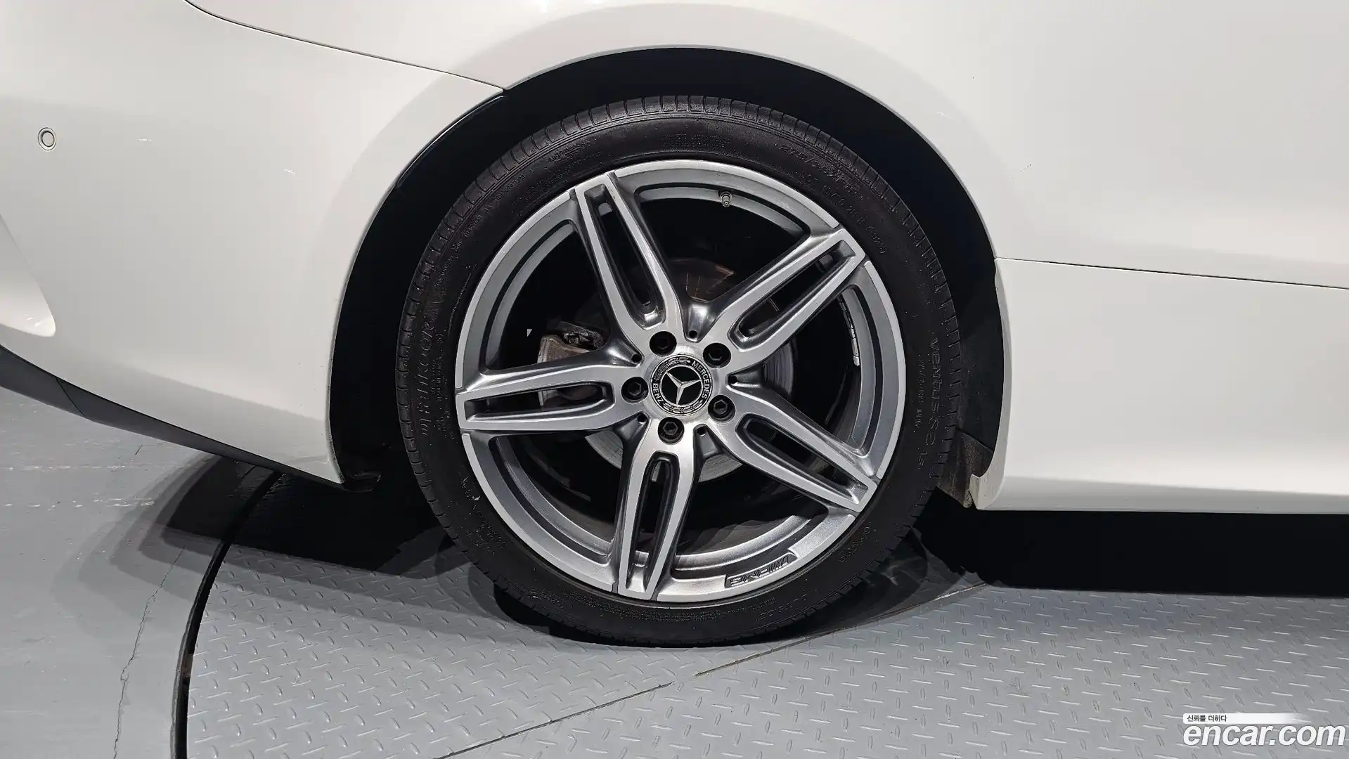E-Class Mercedes-Benz 2018.11-OUTER-005