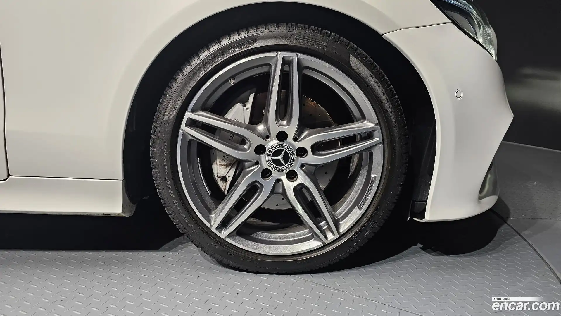 E-Class Mercedes-Benz 2018.11-OUTER-031
