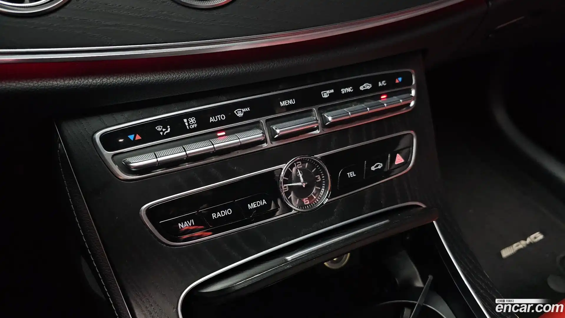 E-Class Mercedes-Benz 2018.11-OPTION-041